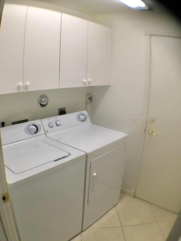 VALENCIA FALLS 7 - Residential