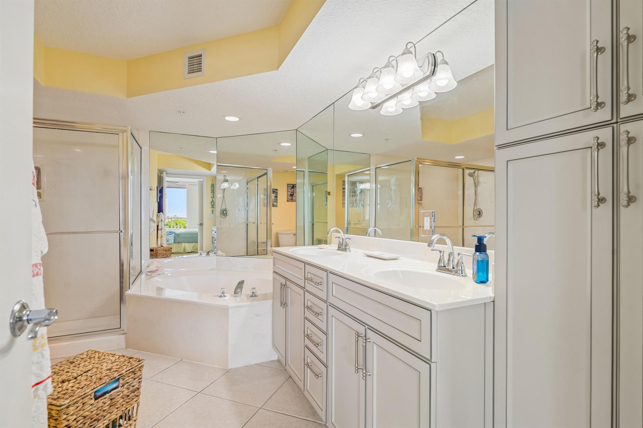 SEABREEZE AT ATLANTIC VIE - Residential