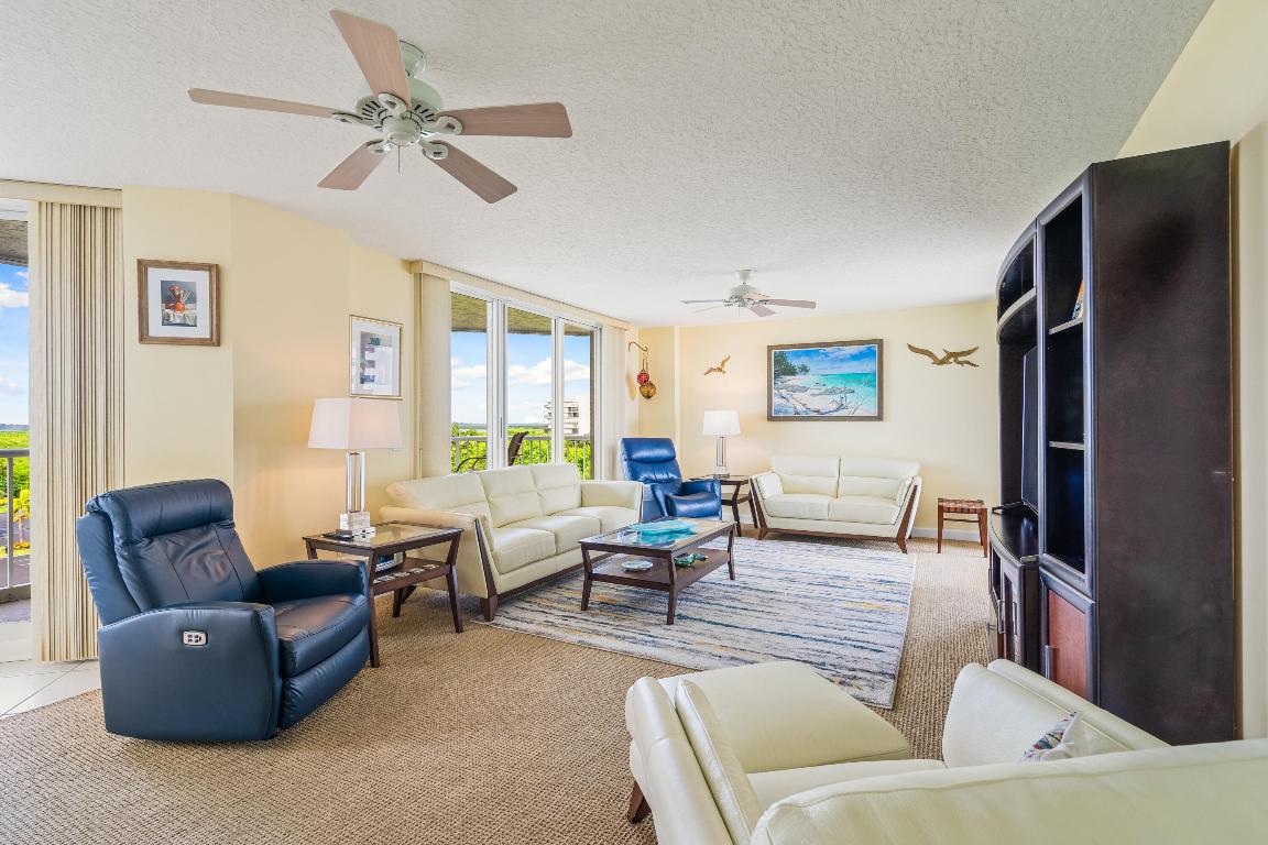 5049 N Highway A1a 505