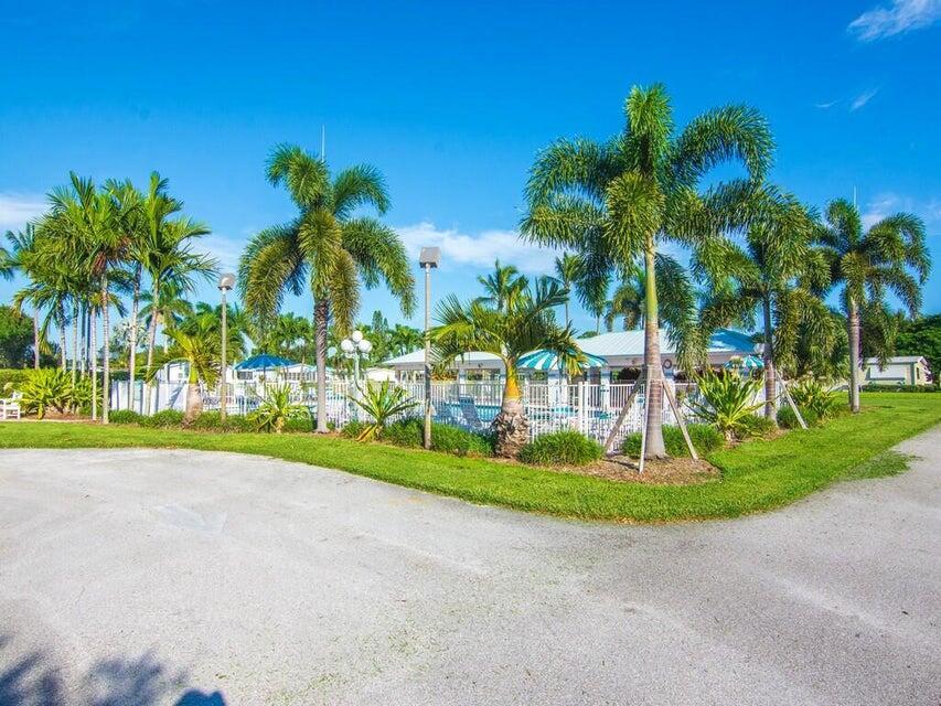 Pinelake Village - Residential