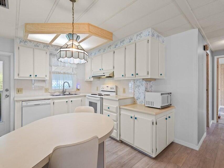 434 NE Topaz Terrace