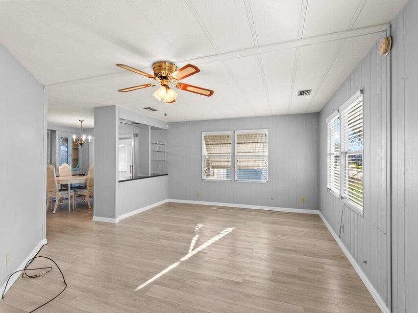 434 NE Topaz Terrace
