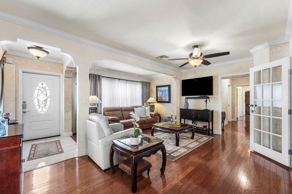 Photo of 800 NE 6TH Street #1, Fort Lauderdale, FL 33304 (MLS # B26087291)