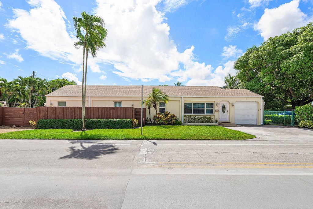 Photo of 800 NE 6TH Street #1, Fort Lauderdale, FL 33304 (MLS # B26087291)