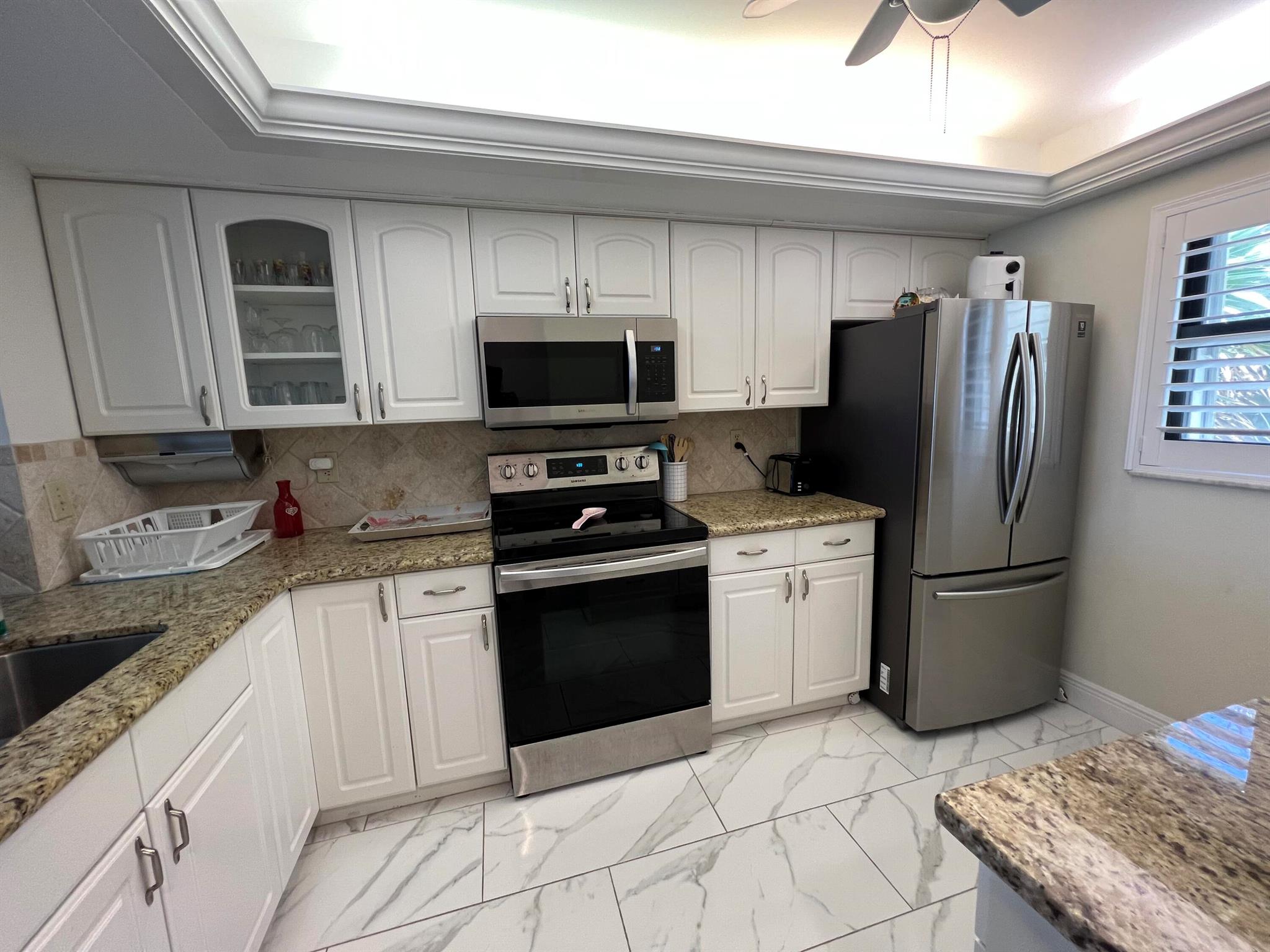 SAND DOLLAR VILLAS CONDOM - Residential Lease