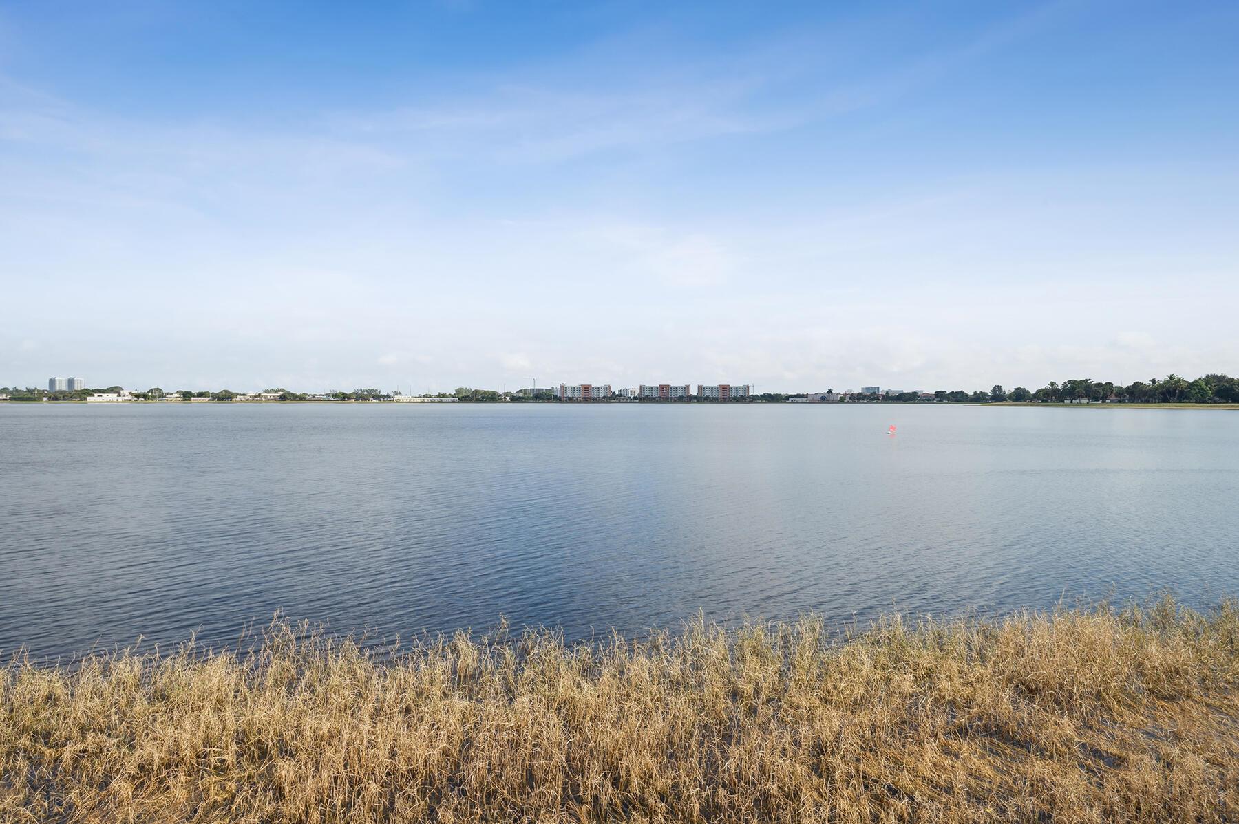 PRESIDENT COUNTRY CLUB PL - Residential