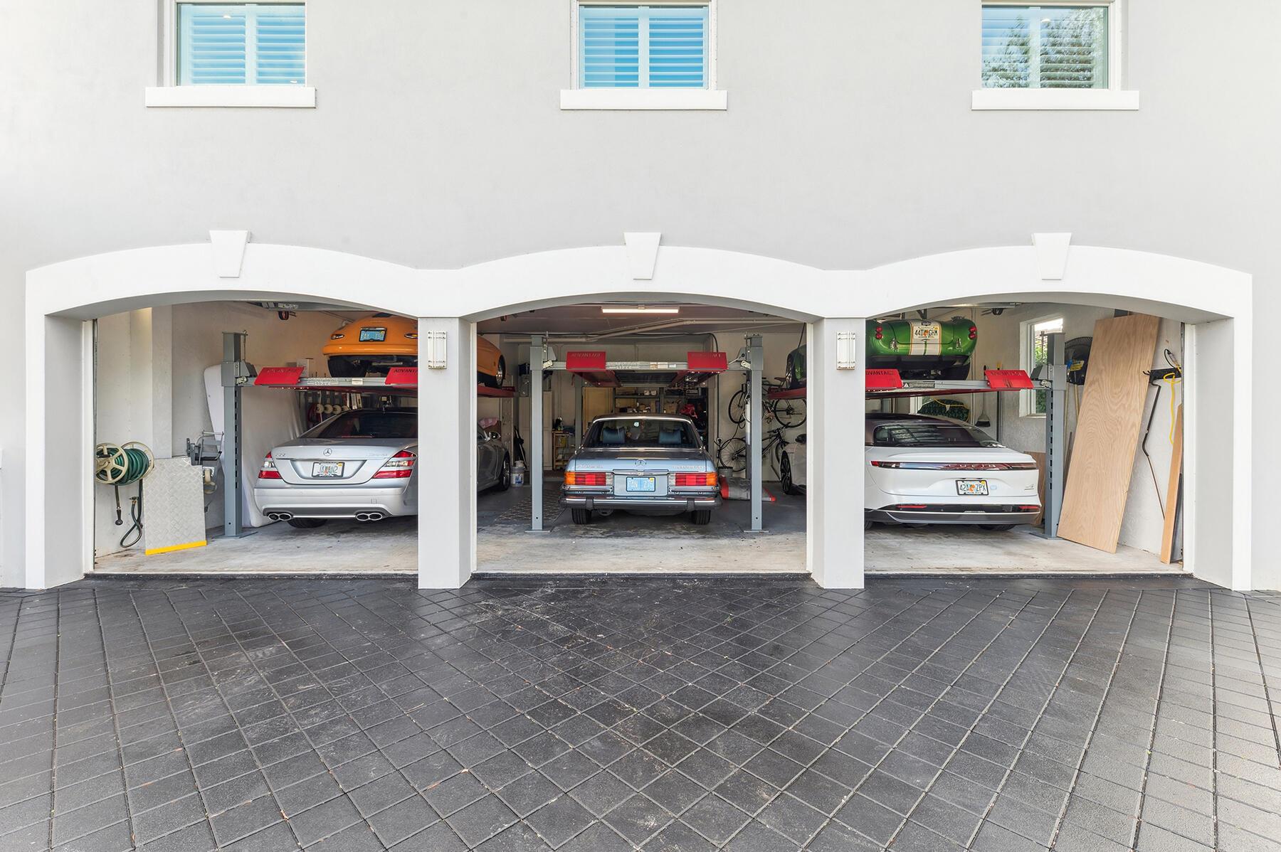 PRESIDENT COUNTRY CLUB PL - Residential