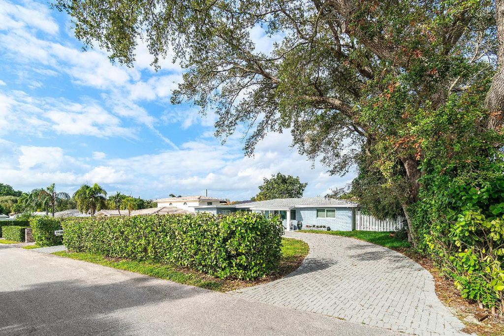 Photo of 465 NW 11th Street, Boca Raton, FL 33432 (MLS # R11149893)