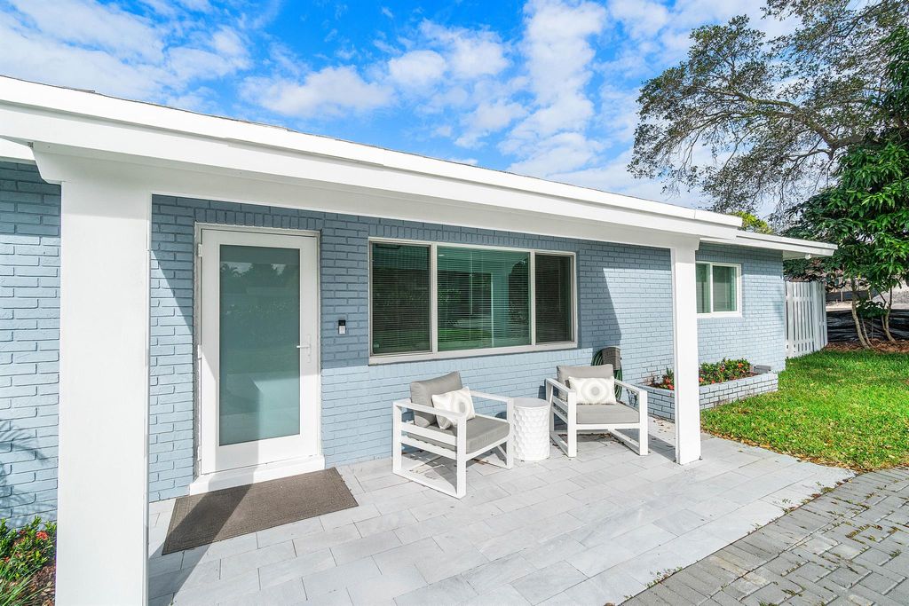 Photo of 465 NW 11th Street, Boca Raton, FL 33432 (MLS # R11149893)