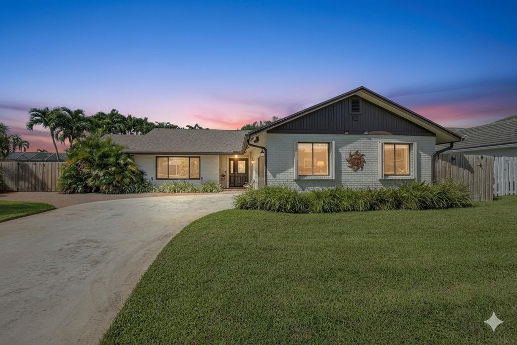 Photo of 17705 Maplewood Drive, Boca Raton, FL 33487 (MLS # R11133308)