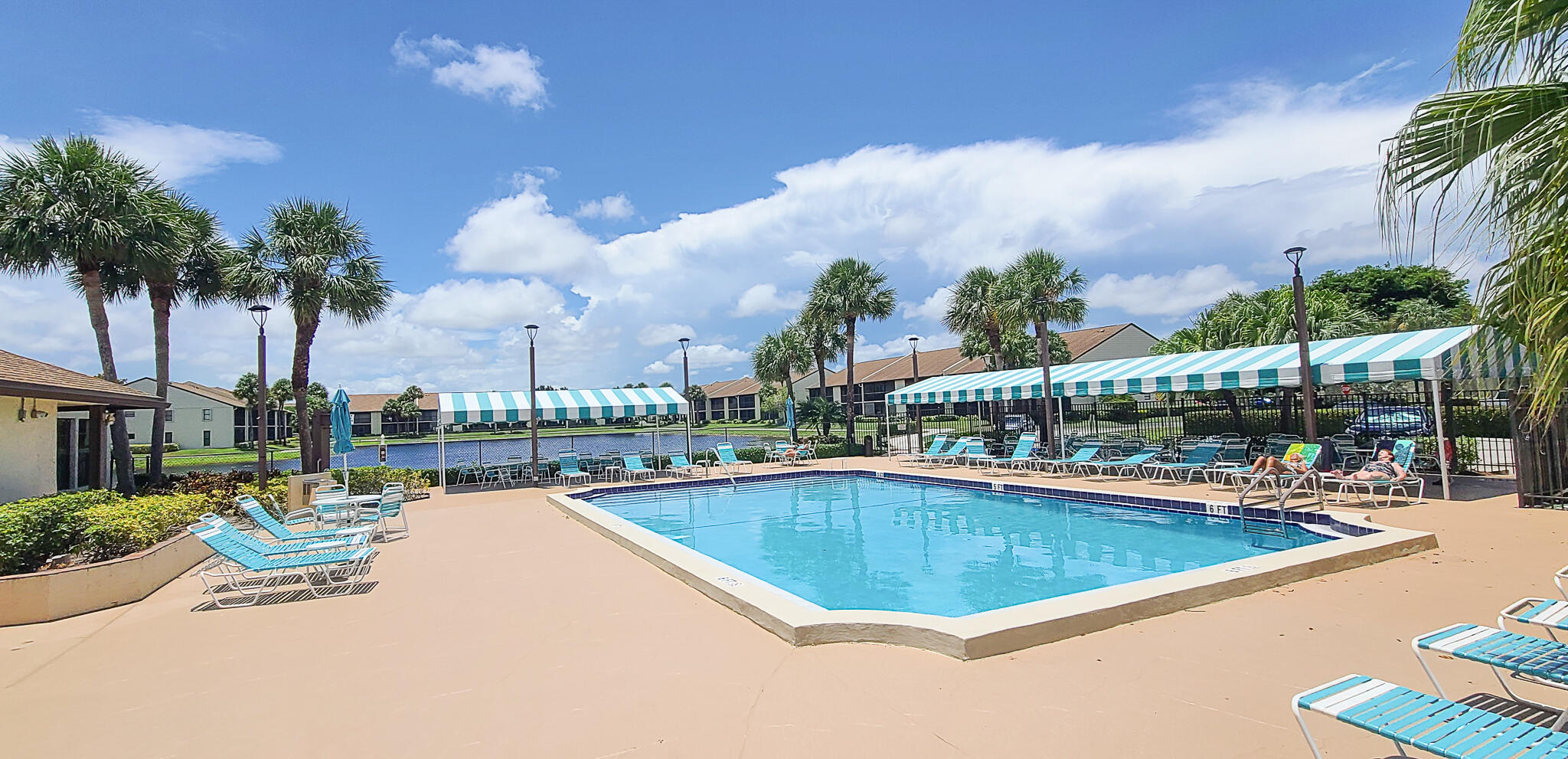 VILLAS OF WILLOW BEND - Residential