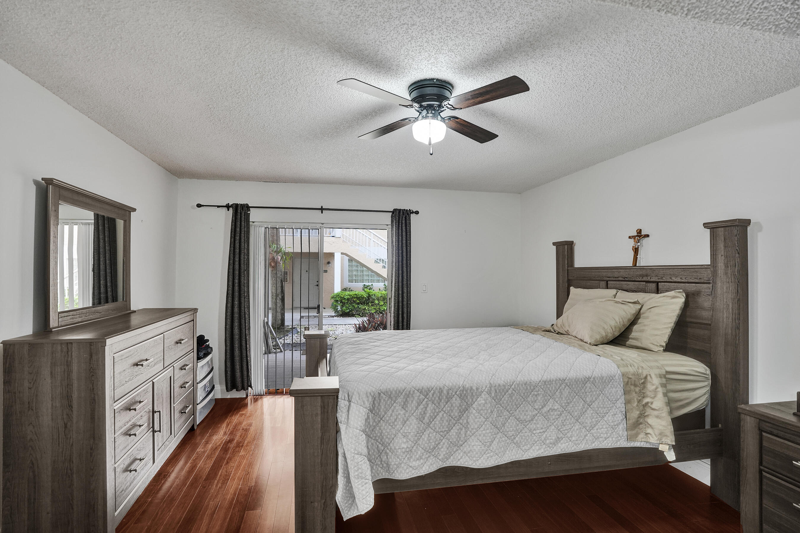 ROYAL GARDEN CONDO - Residential