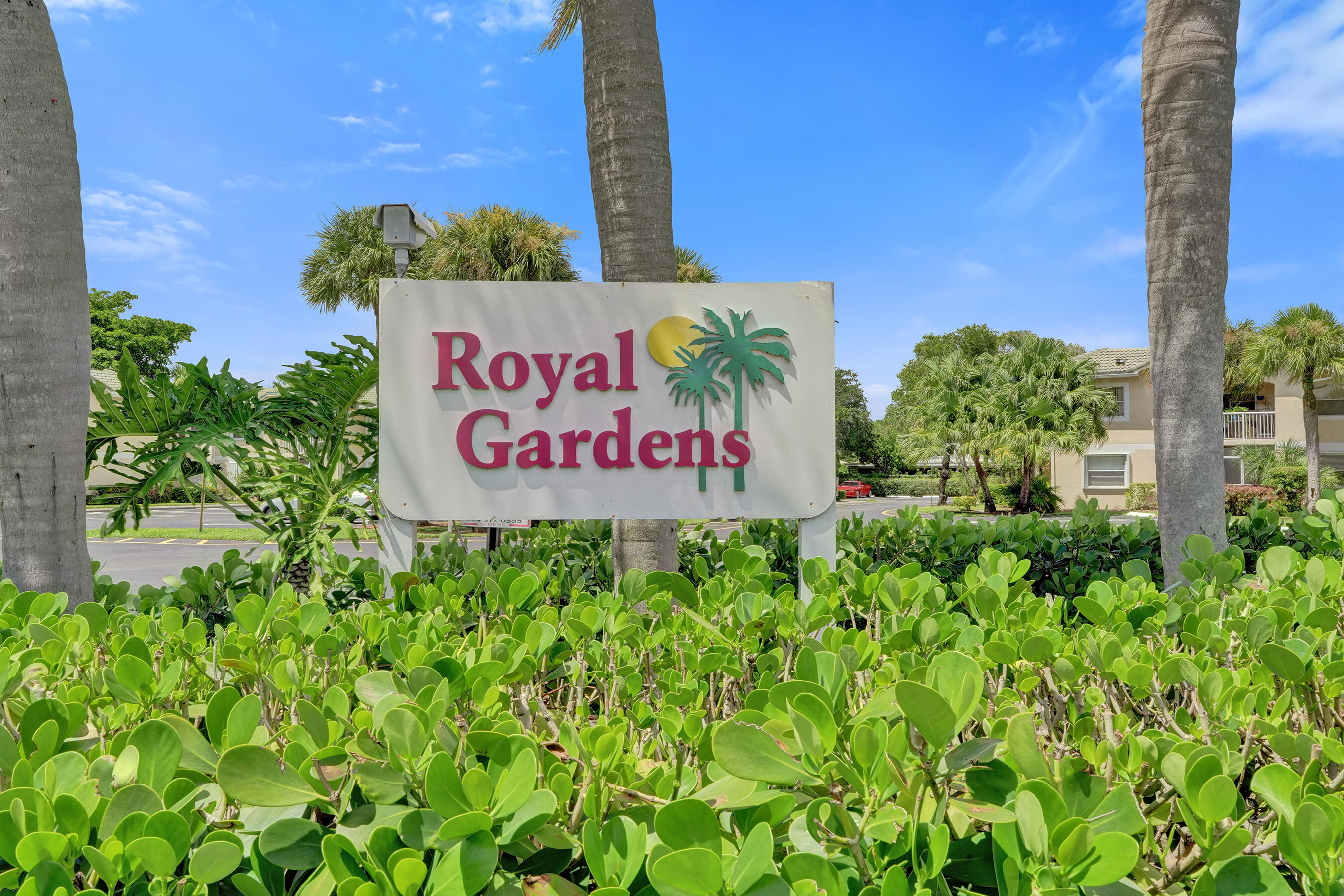 ROYAL GARDEN CONDO - Residential
