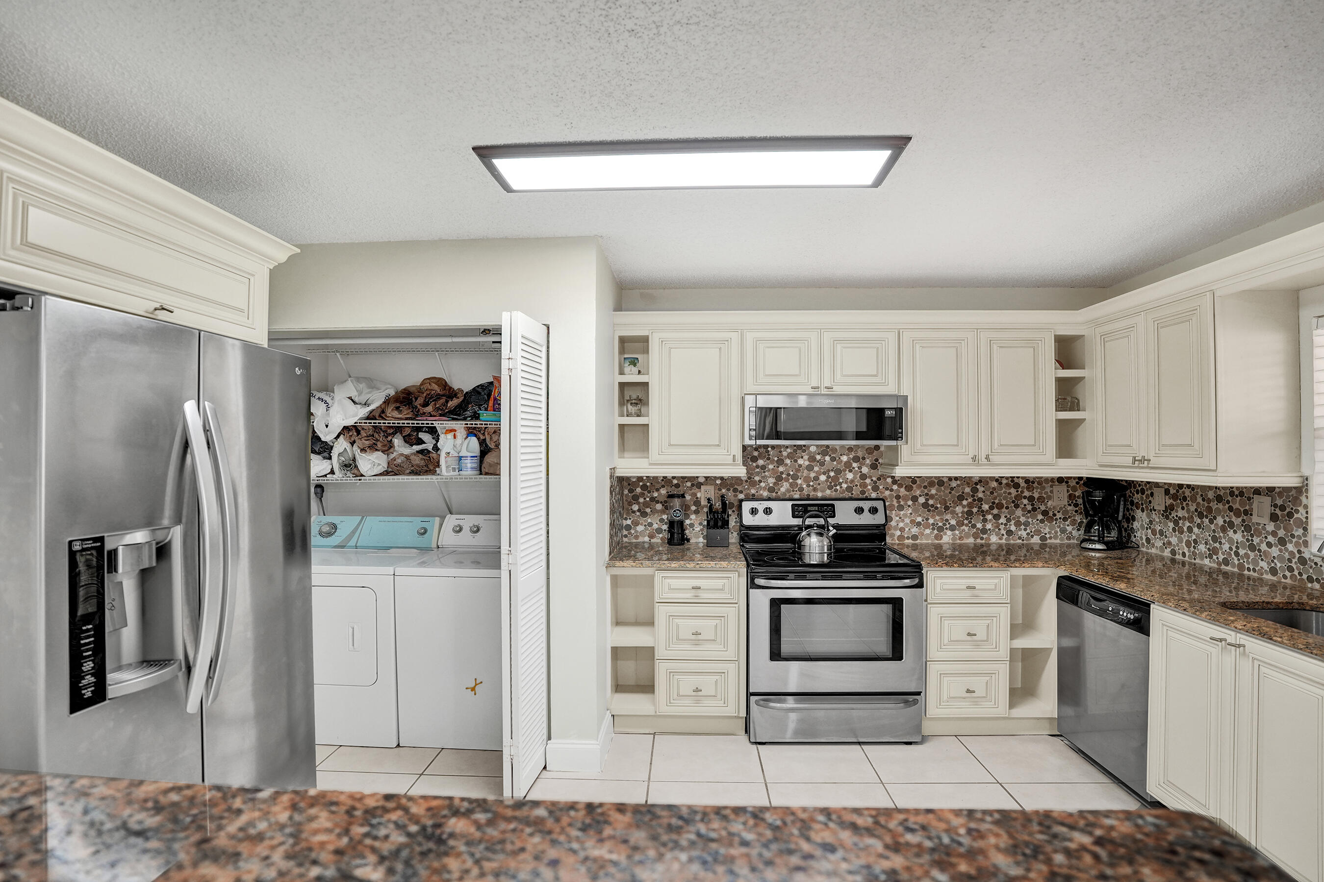 ROYAL GARDEN CONDO - Residential