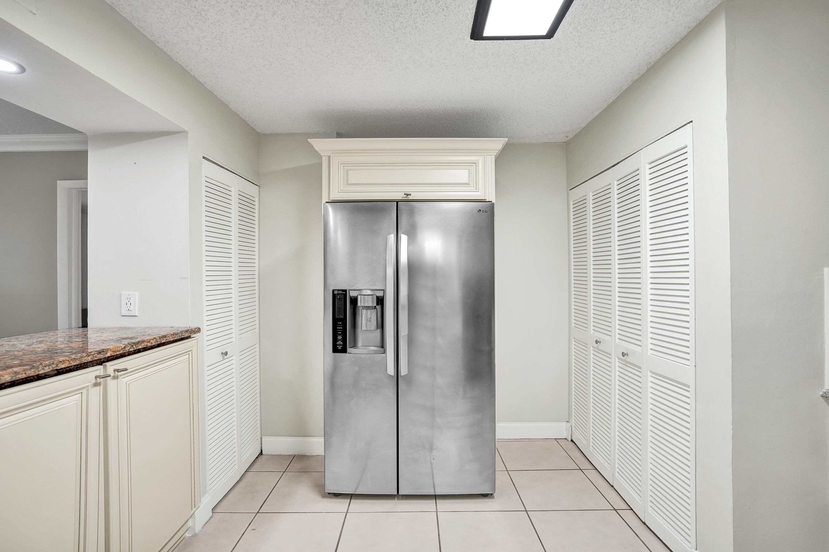 ROYAL GARDEN CONDO - Residential