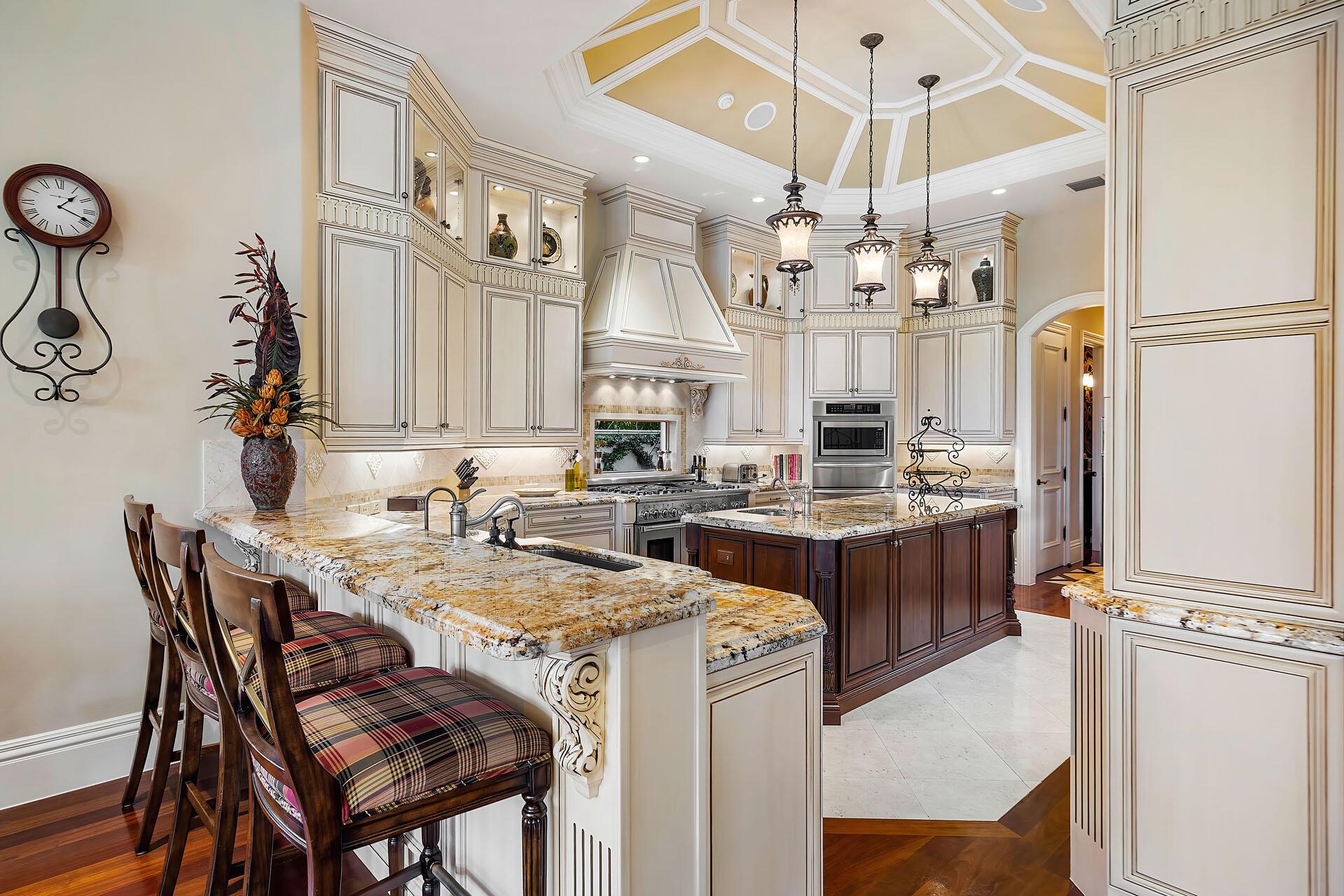 ROYAL PALM YACHT & COUNTR - Residential