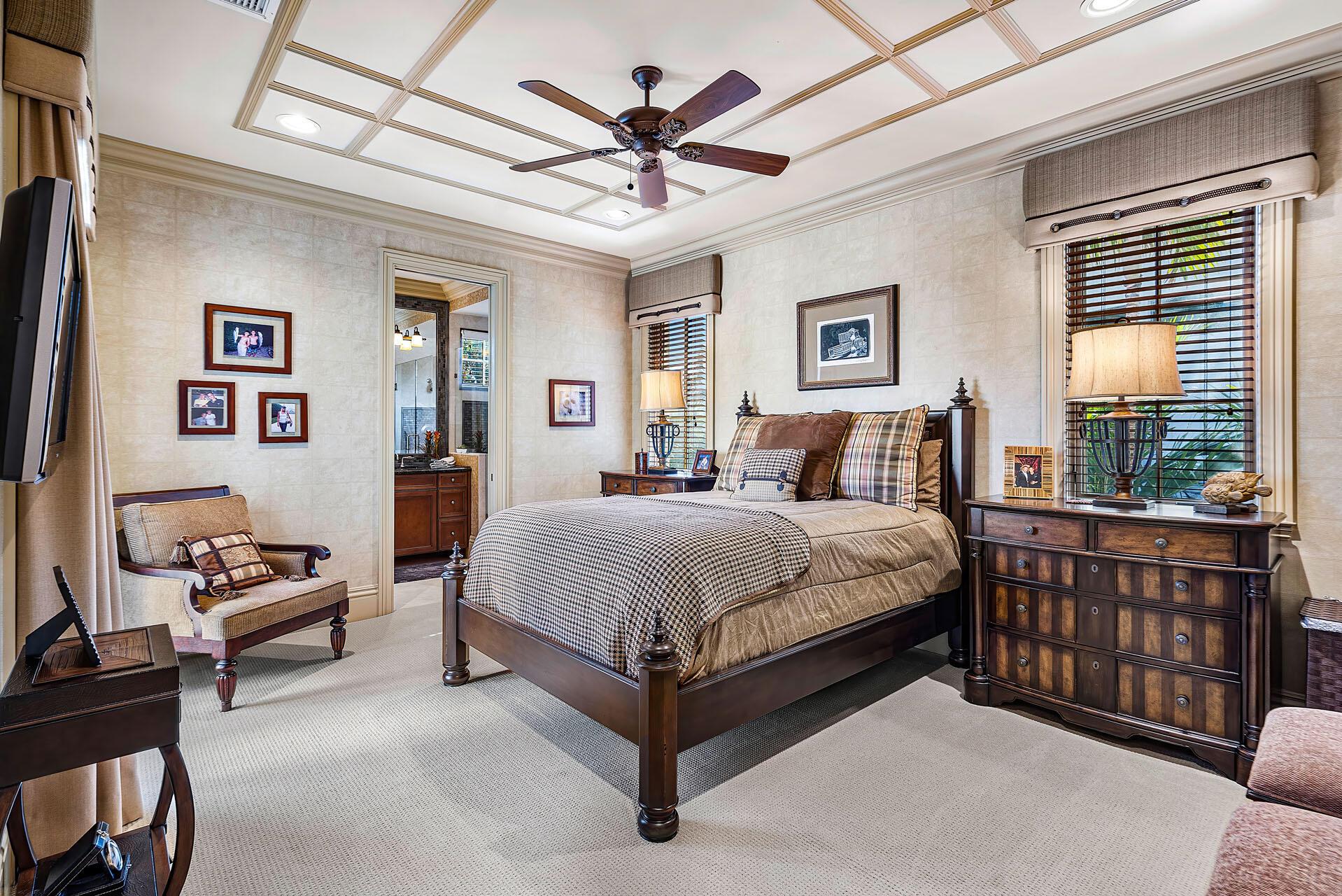 ROYAL PALM YACHT & COUNTR - Residential