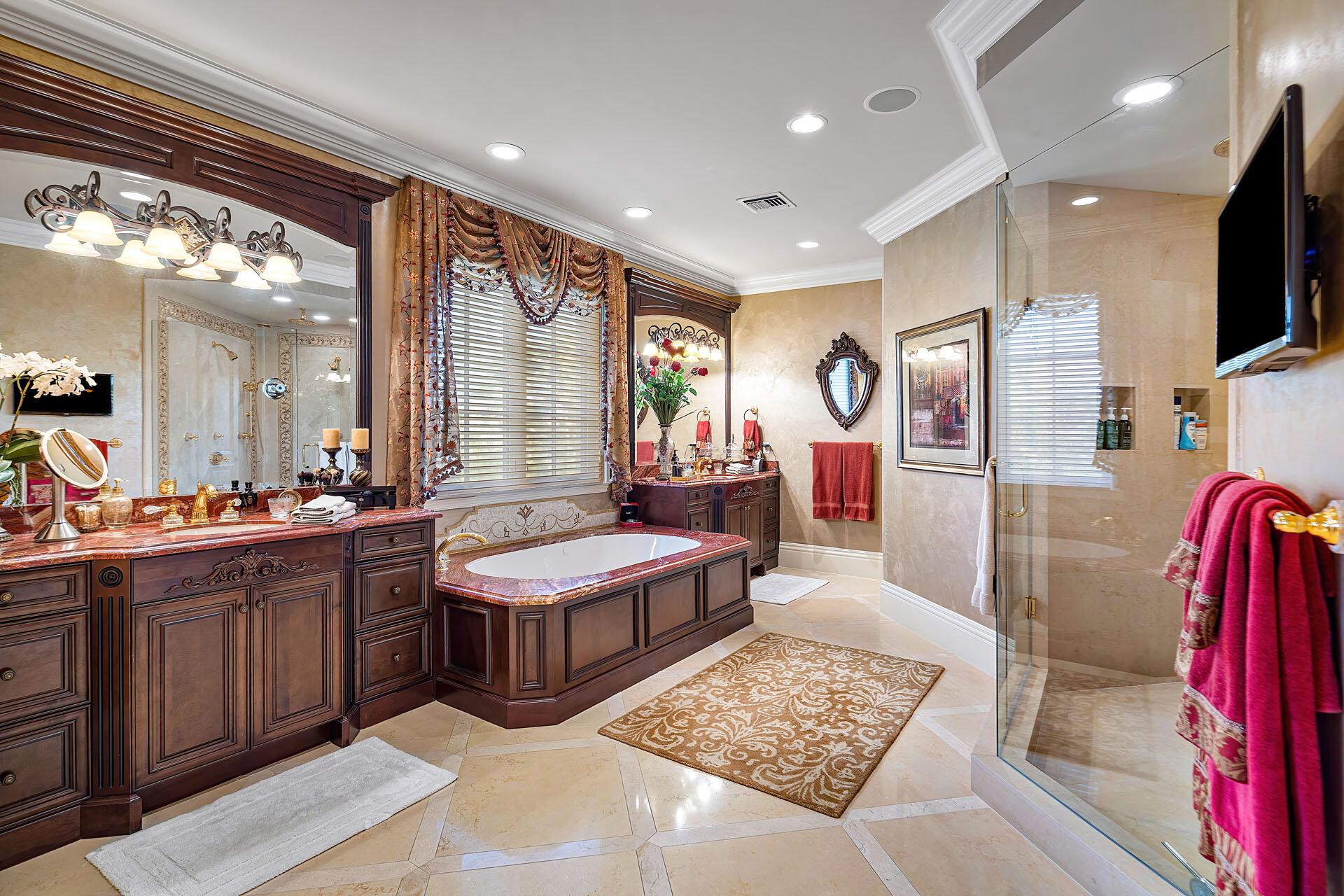 ROYAL PALM YACHT & COUNTR - Residential