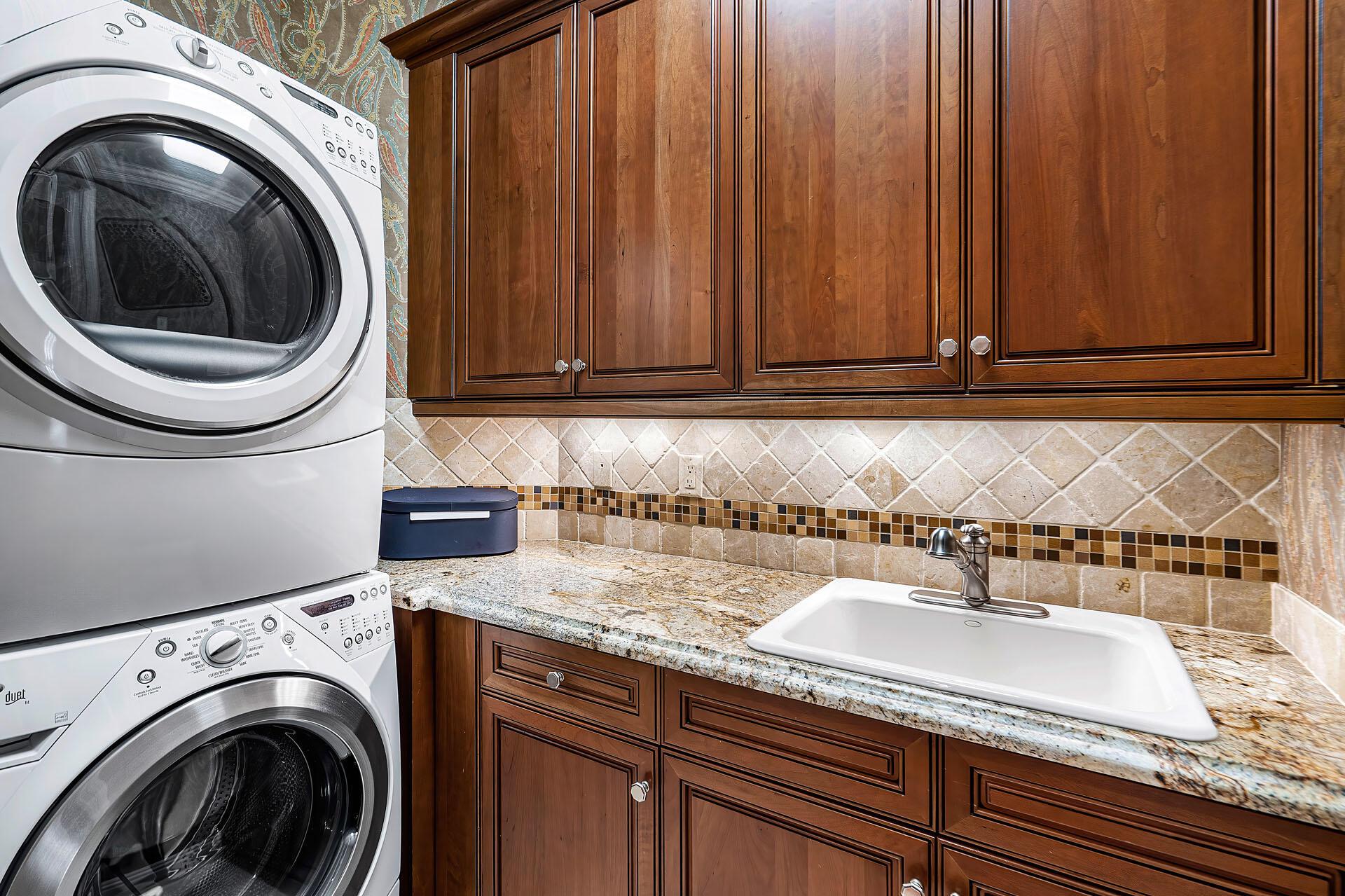 ROYAL PALM YACHT & COUNTR - Residential