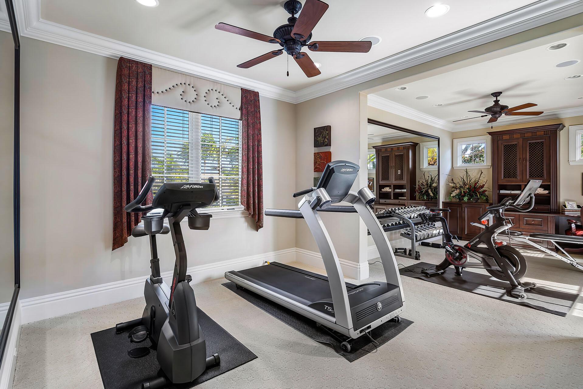 ROYAL PALM YACHT & COUNTR - Residential