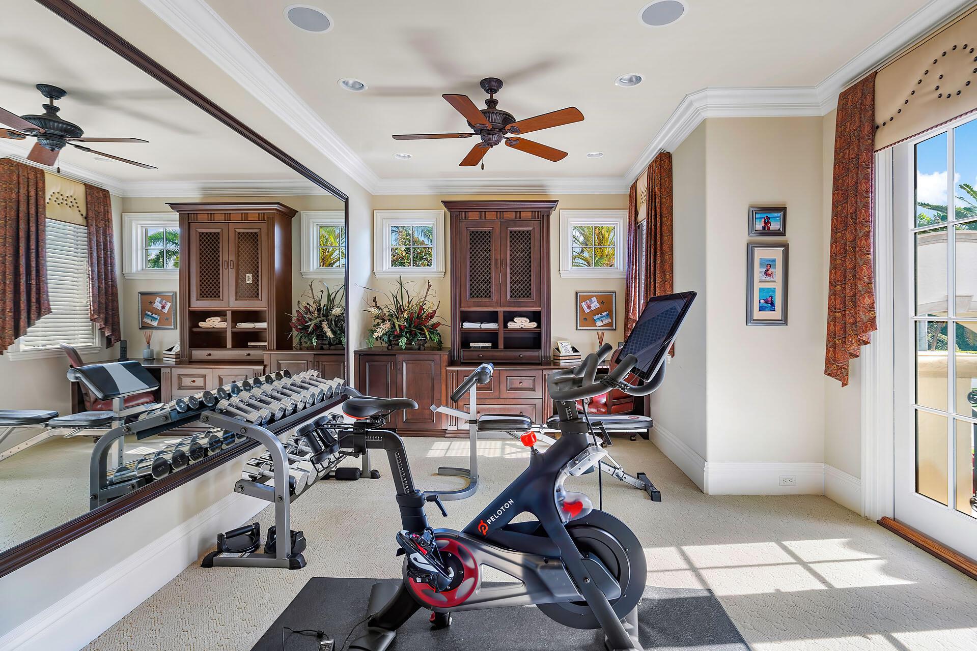 ROYAL PALM YACHT & COUNTR - Residential