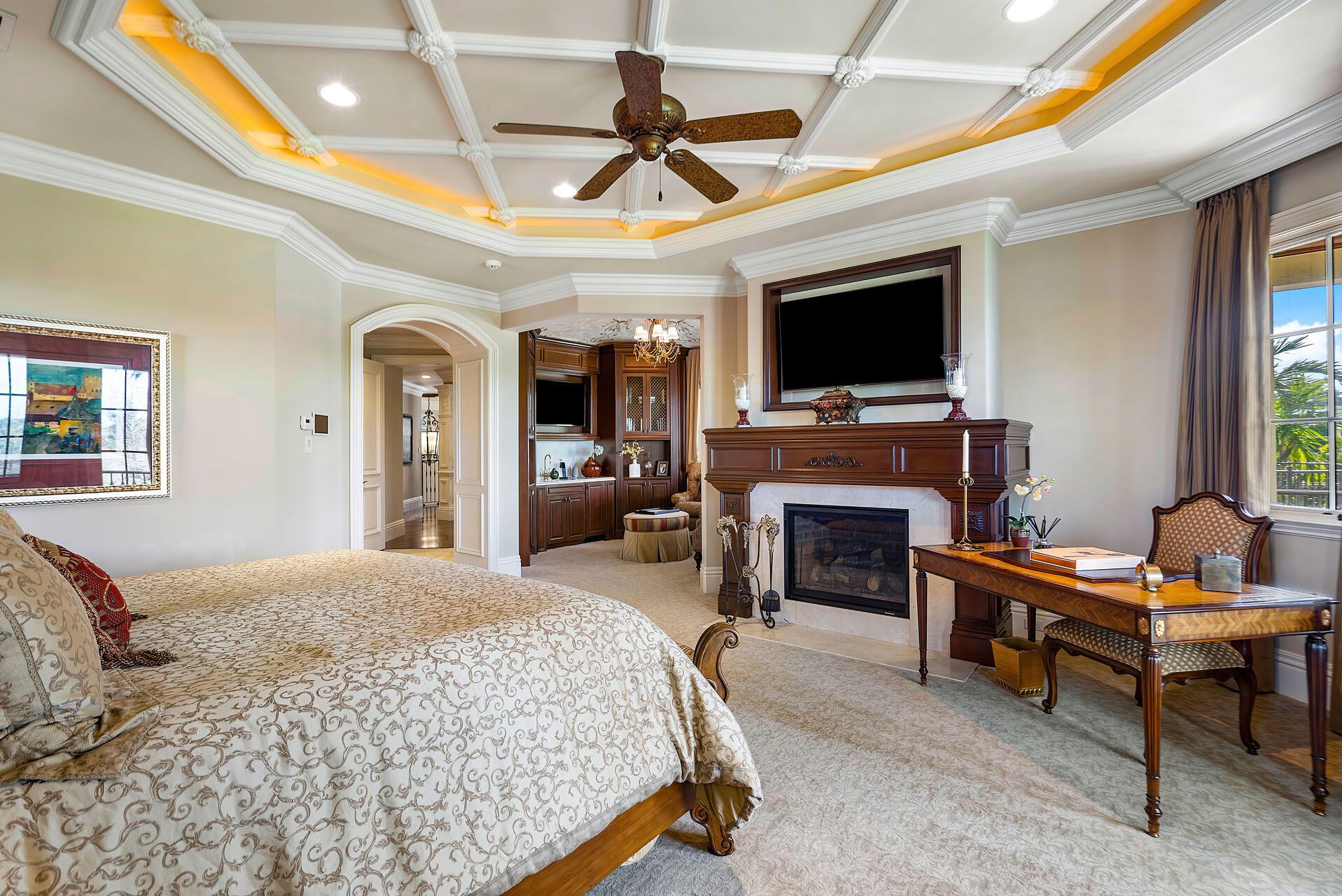 ROYAL PALM YACHT & COUNTR - Residential