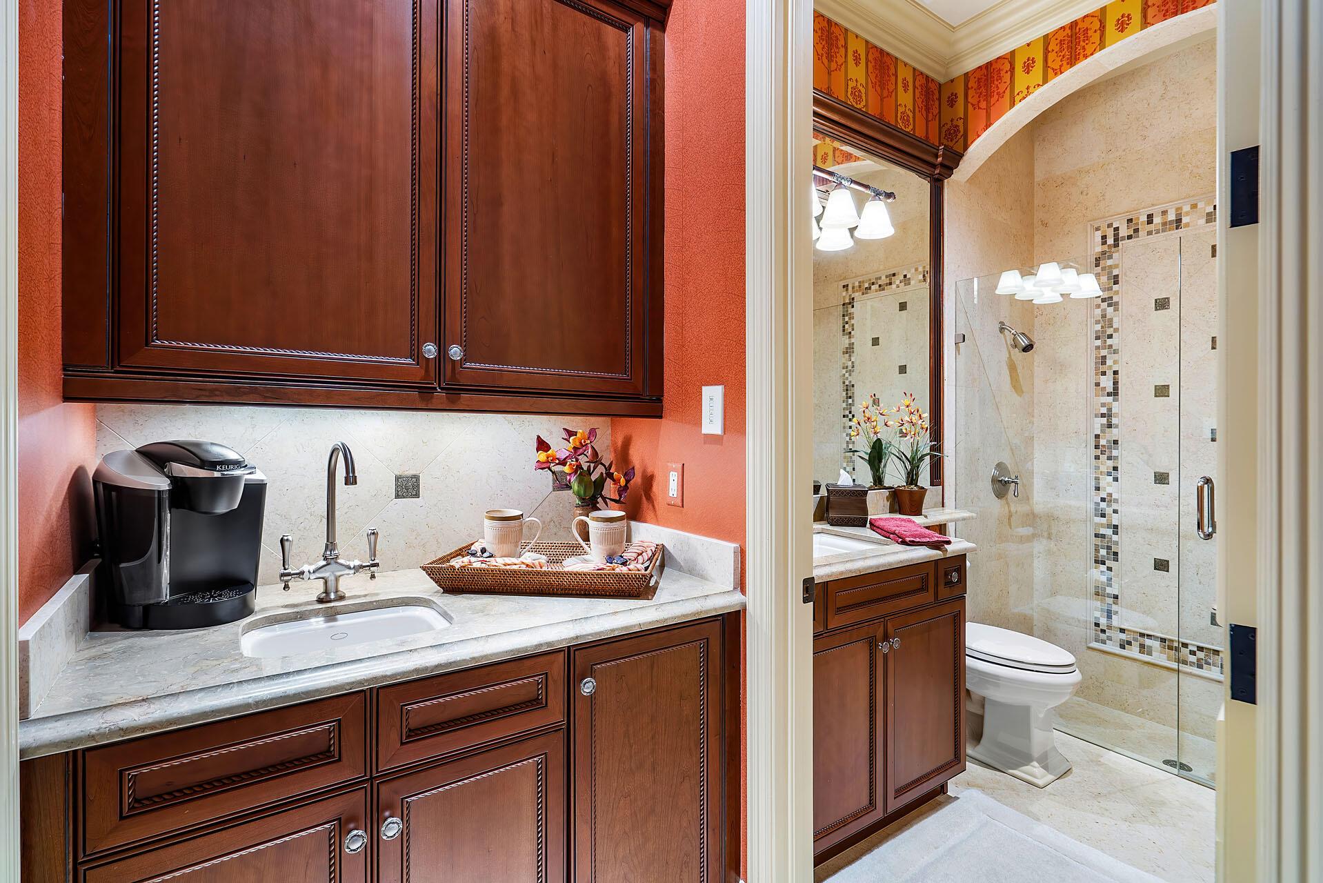 ROYAL PALM YACHT & COUNTR - Residential