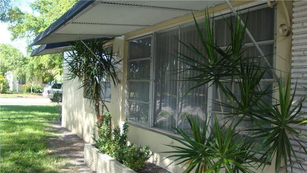 Photo of 1201 S 19th Avenue #2, Hollywood, FL 33020 (MLS # B26018902)