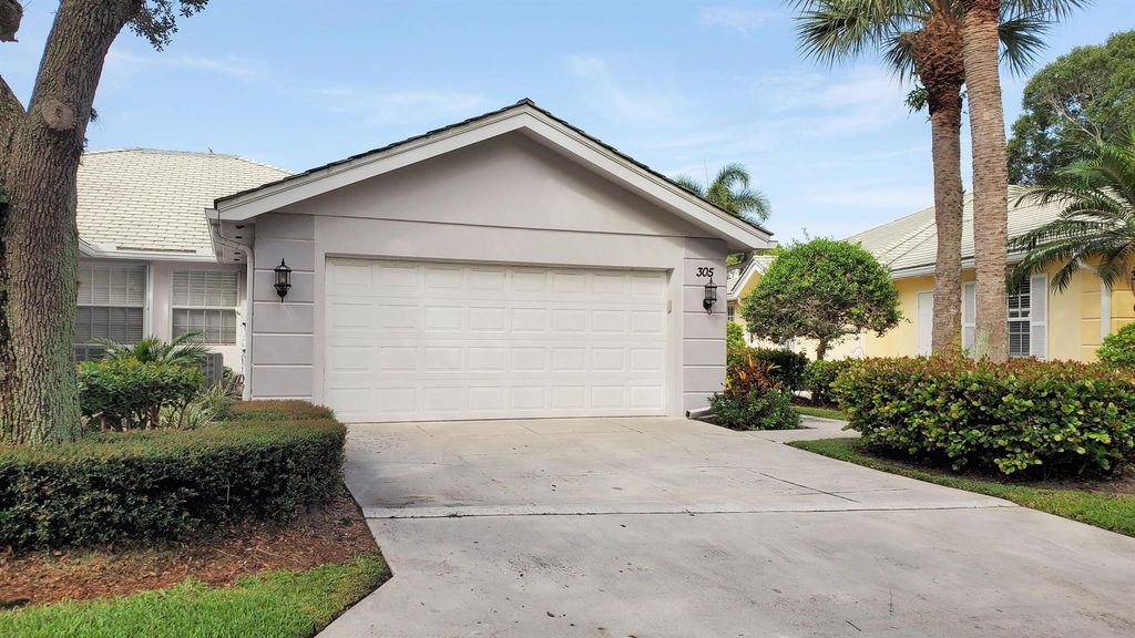 Photo of 305 Brier Circle, Jupiter, FL 33458 (MLS # R11084738)