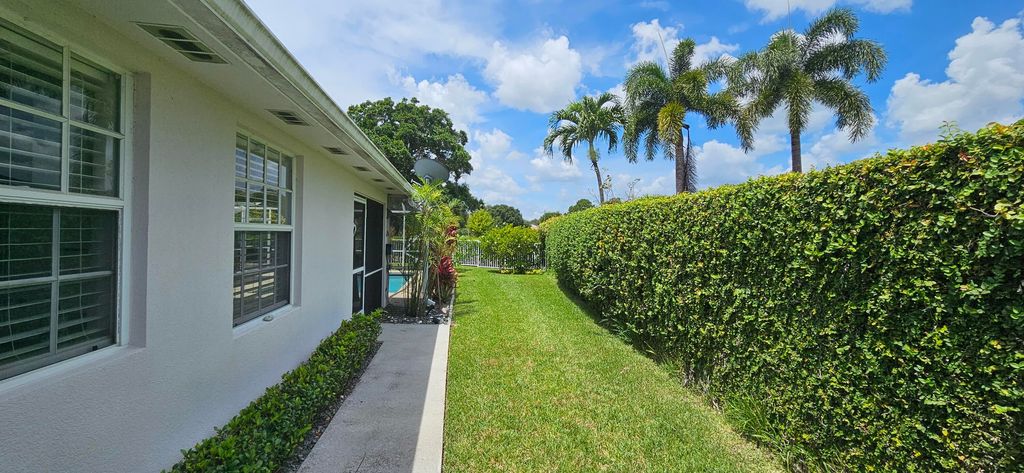 Photo of 305 Brier Circle, Jupiter, FL 33458 (MLS # R11084738)