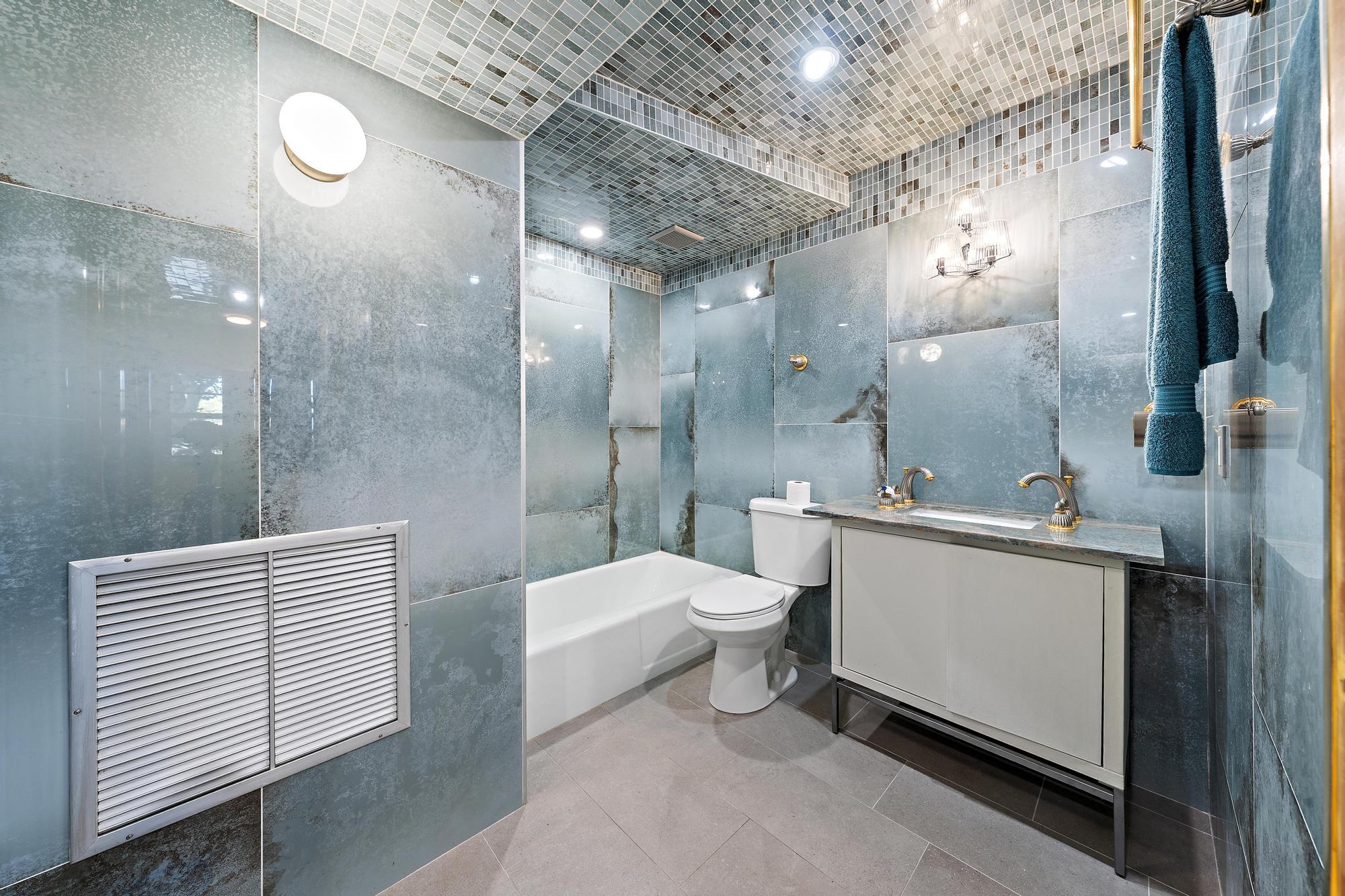 PALM LAKE 1 CONDO - Residential