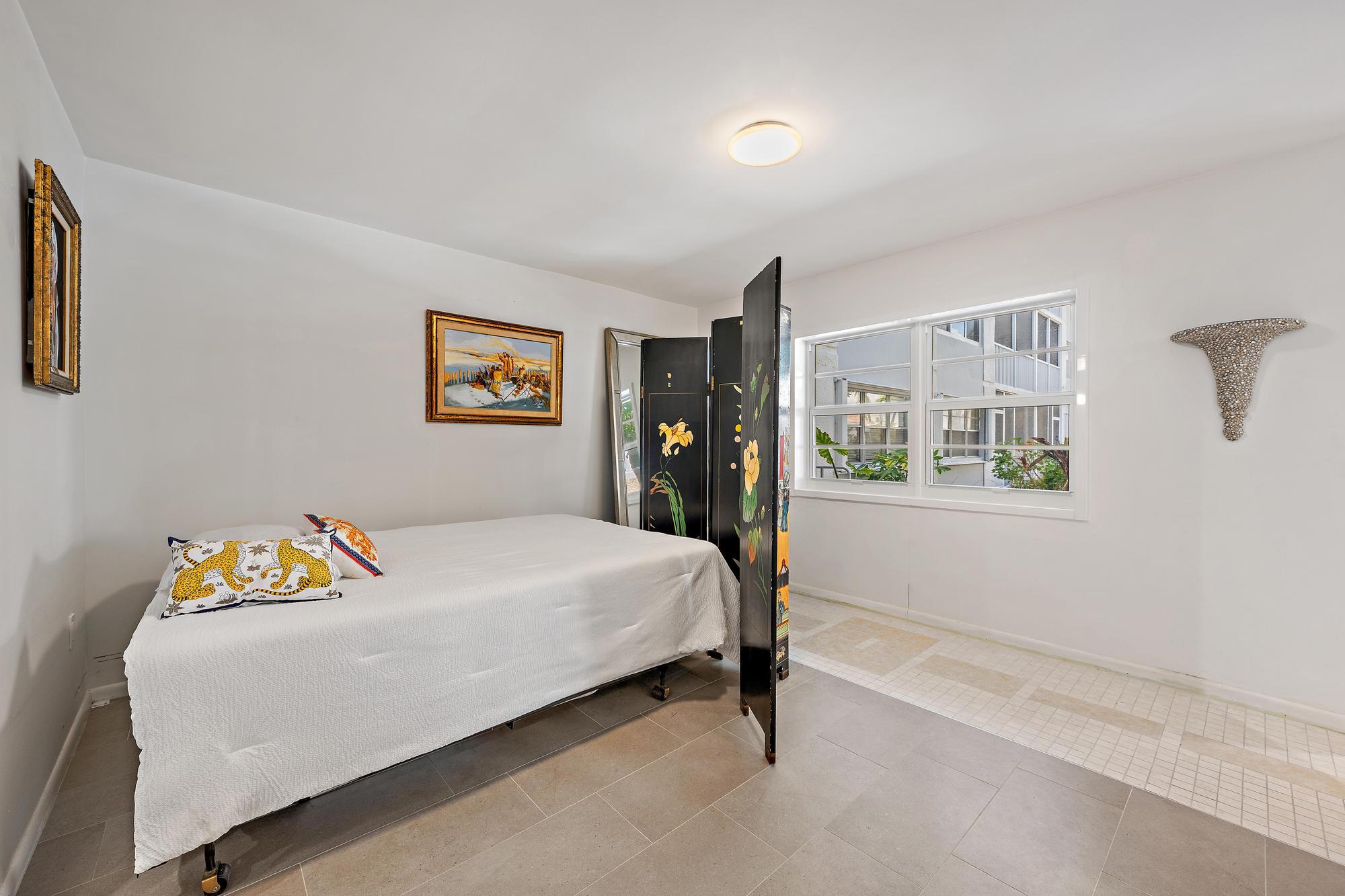 PALM LAKE 1 CONDO - Residential