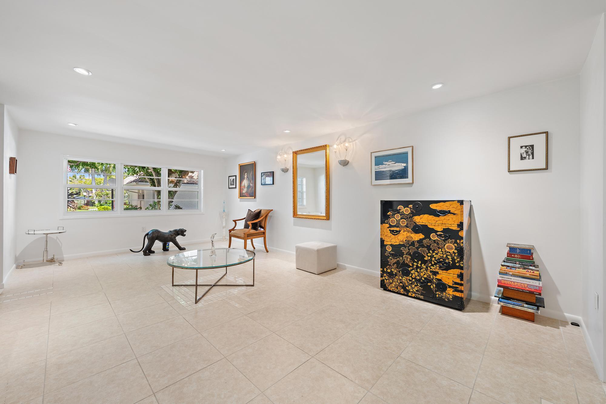 PALM LAKE 1 CONDO - Residential