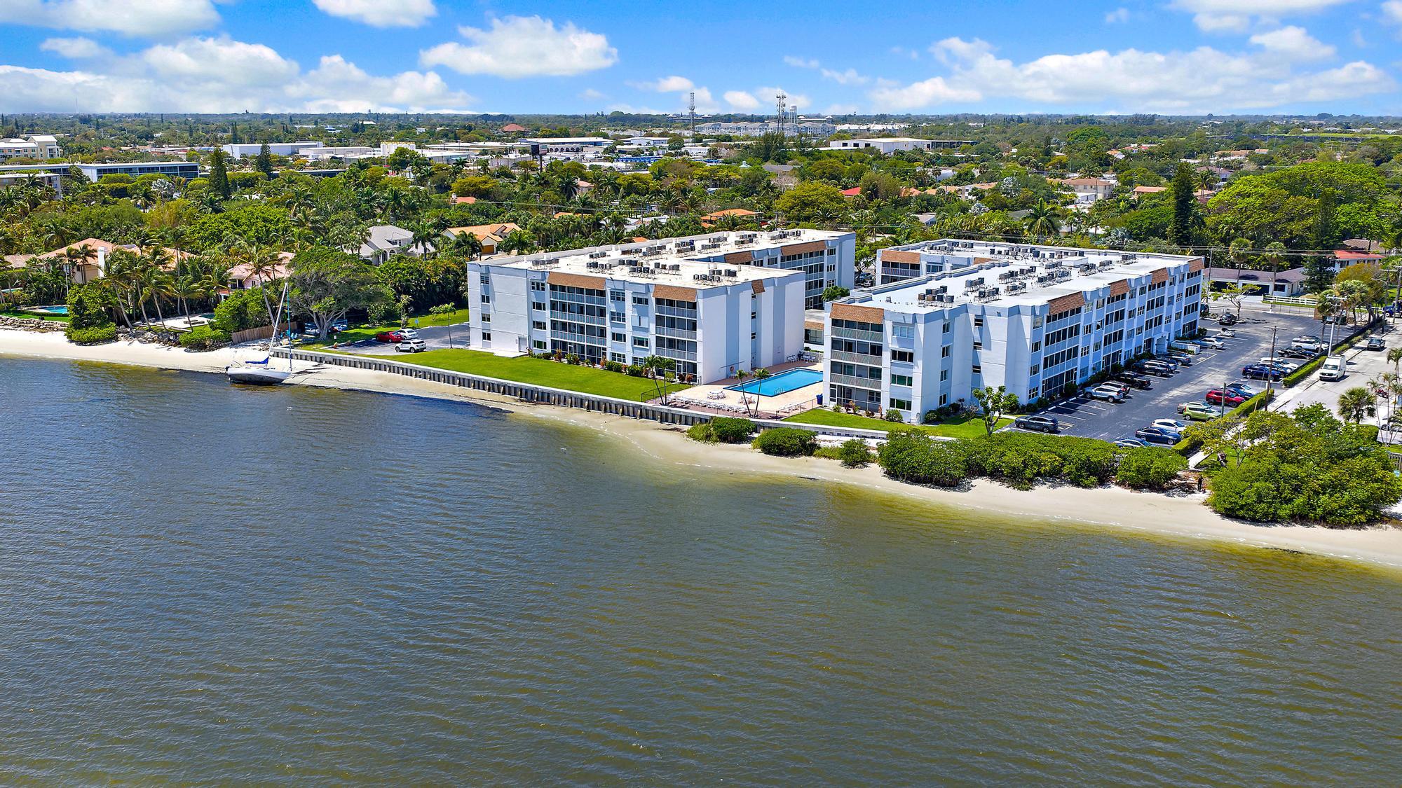 PALM LAKE 1 CONDO - Residential