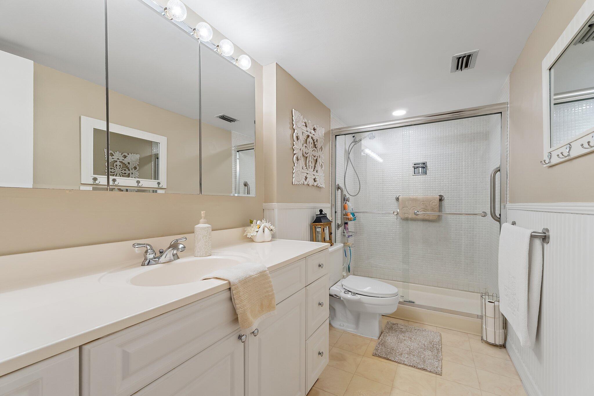 CONQUISTADOR CONDO - Residential