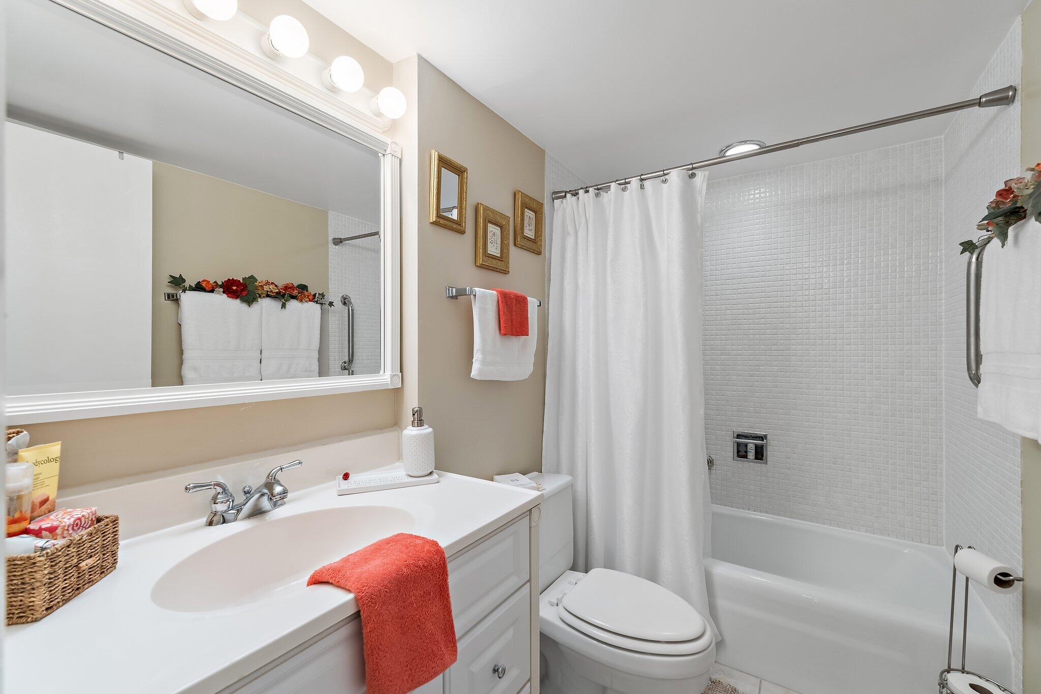 CONQUISTADOR CONDO - Residential