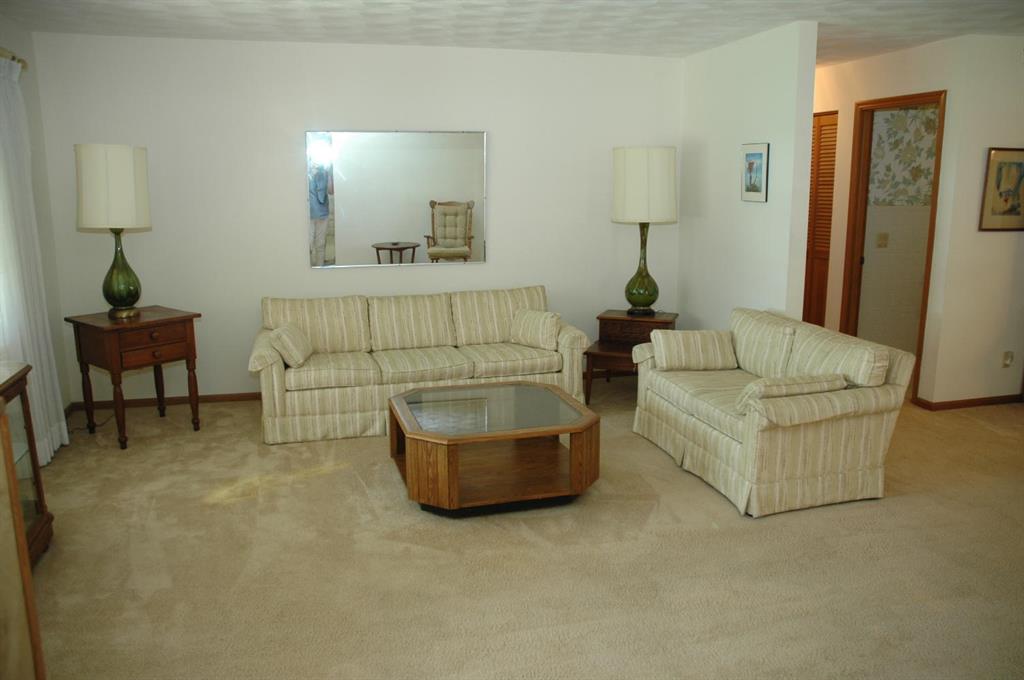 HIDDEN RIVER - Residential