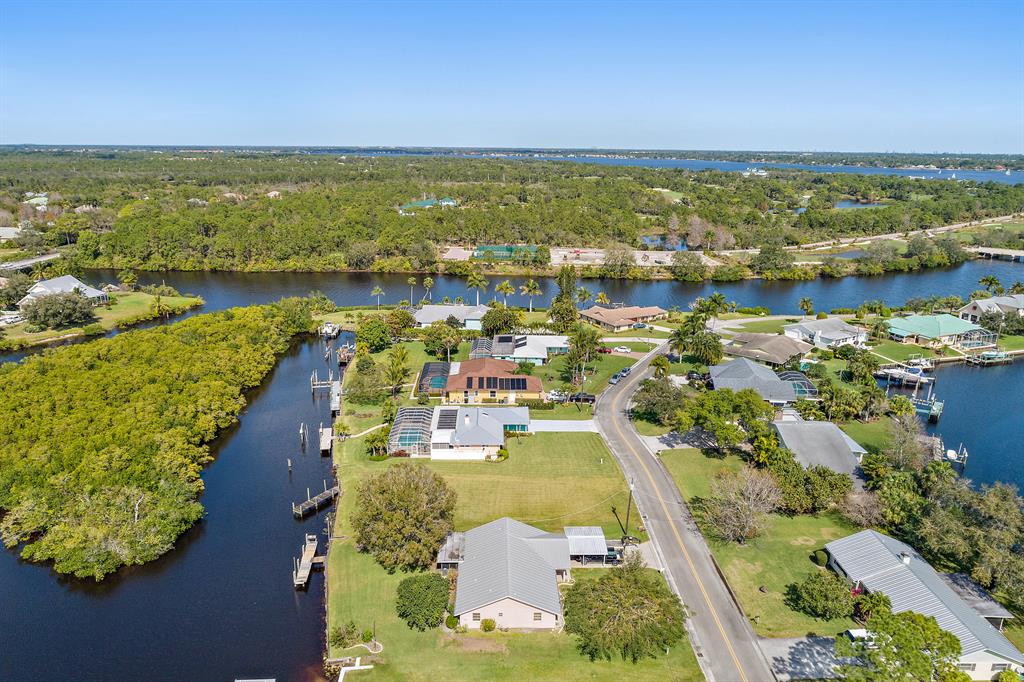 HIDDEN RIVER - Residential