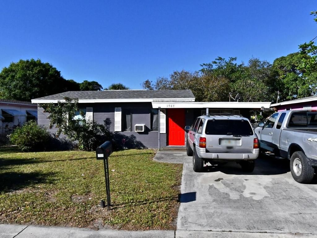 Photo of 1707 N 13th Street, Fort Pierce, FL 34950 (MLS # R10956995)