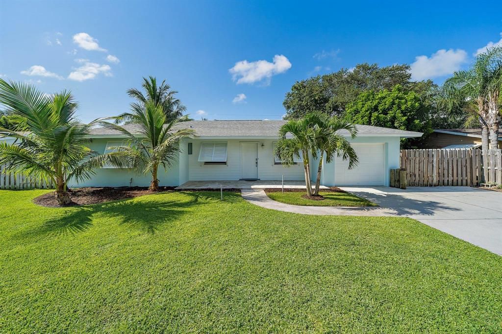 Photo of 446 Dover Road, Jupiter, FL 33469 (MLS # R10738809)