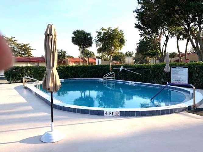 Golden Lakes Village Cond - Residential Lease