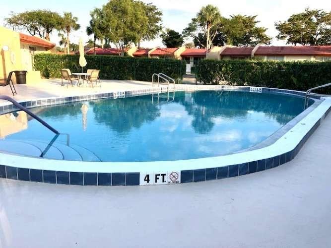 Golden Lakes Village Cond - Residential Lease