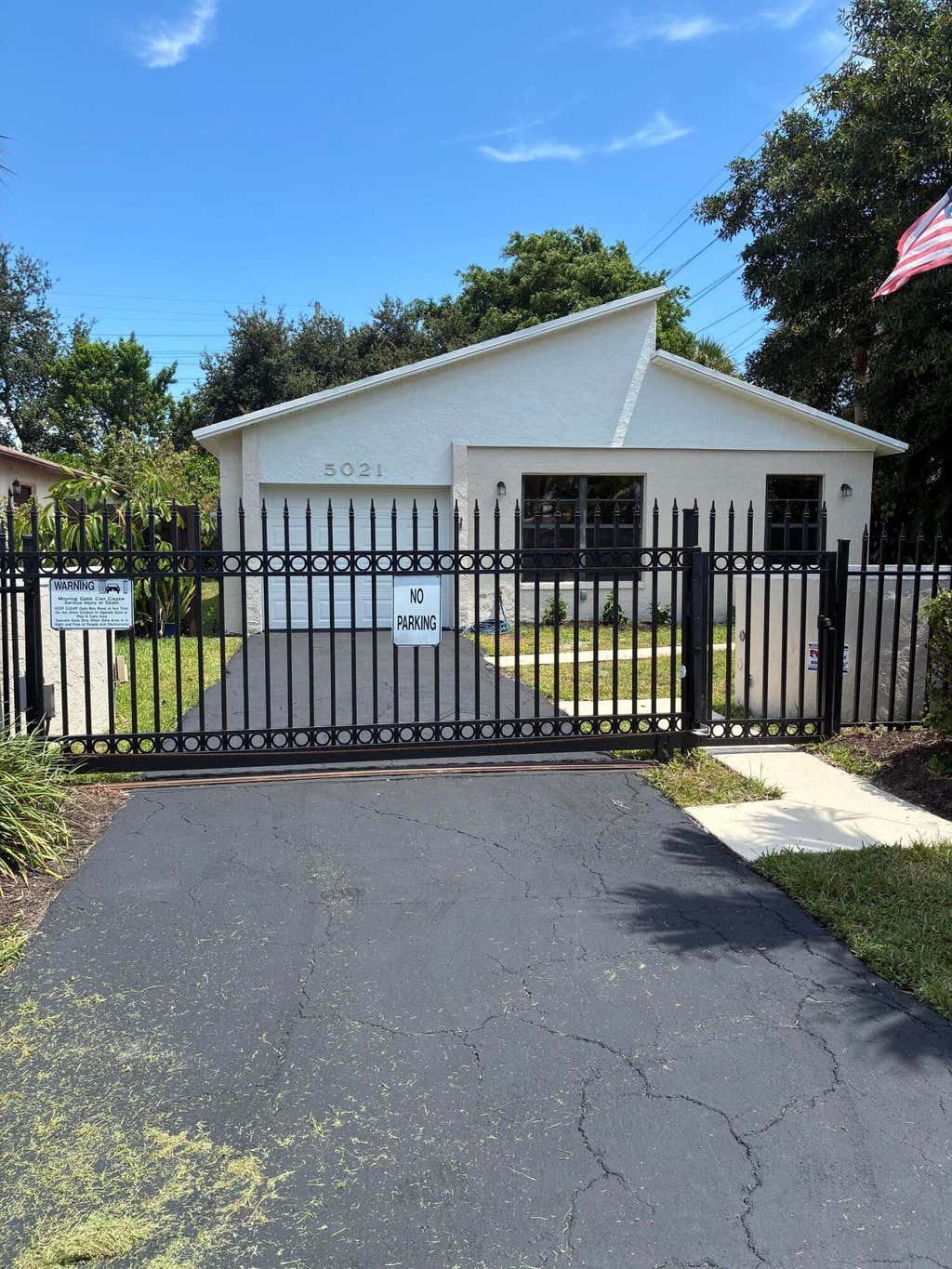 Photo of 5021 Mirror Lakes Boulevard, Boynton Beach, FL 33472 (MLS # B26053937)