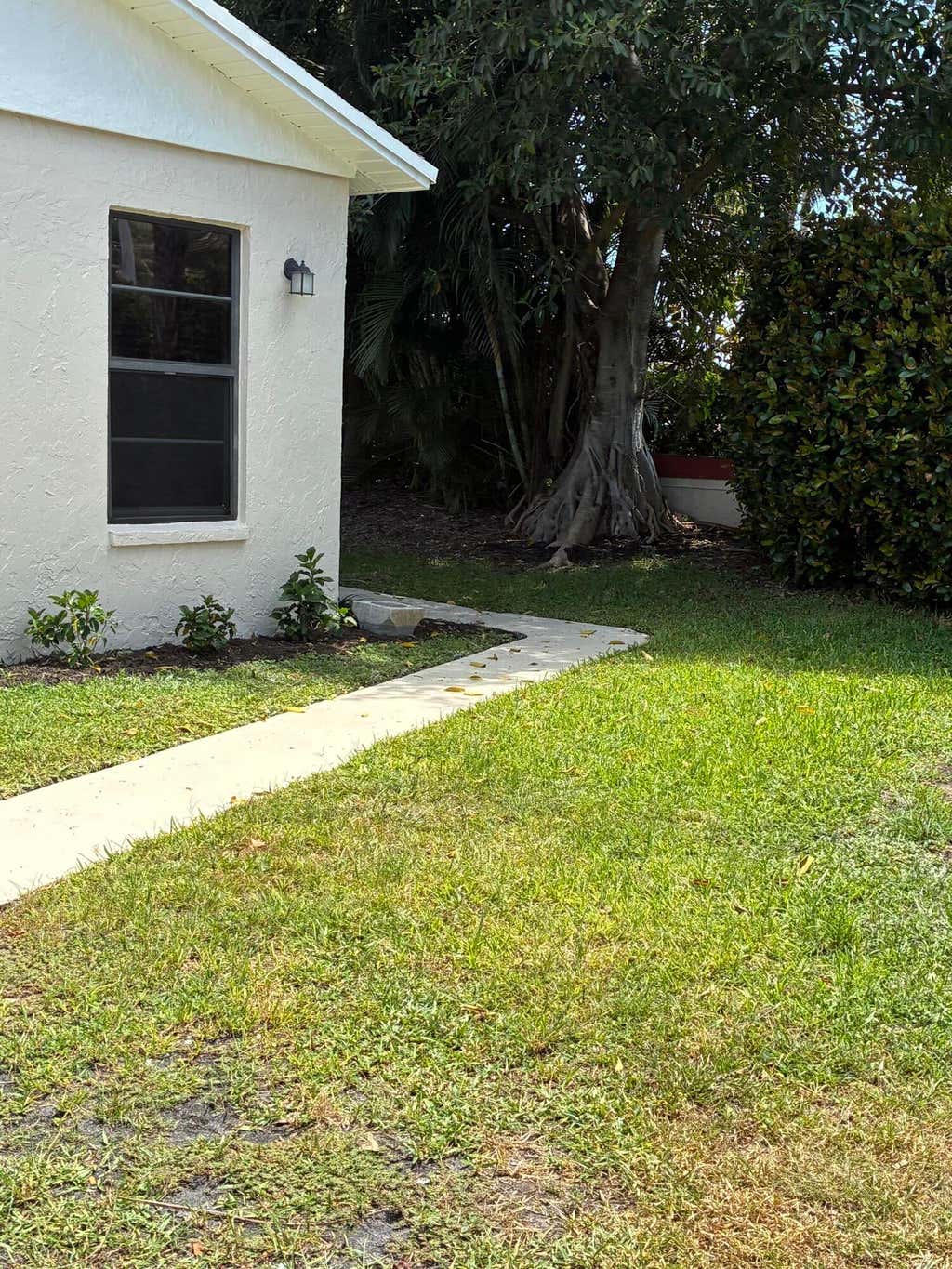 Photo of 5021 Mirror Lakes Boulevard, Boynton Beach, FL 33472 (MLS # B26053937)