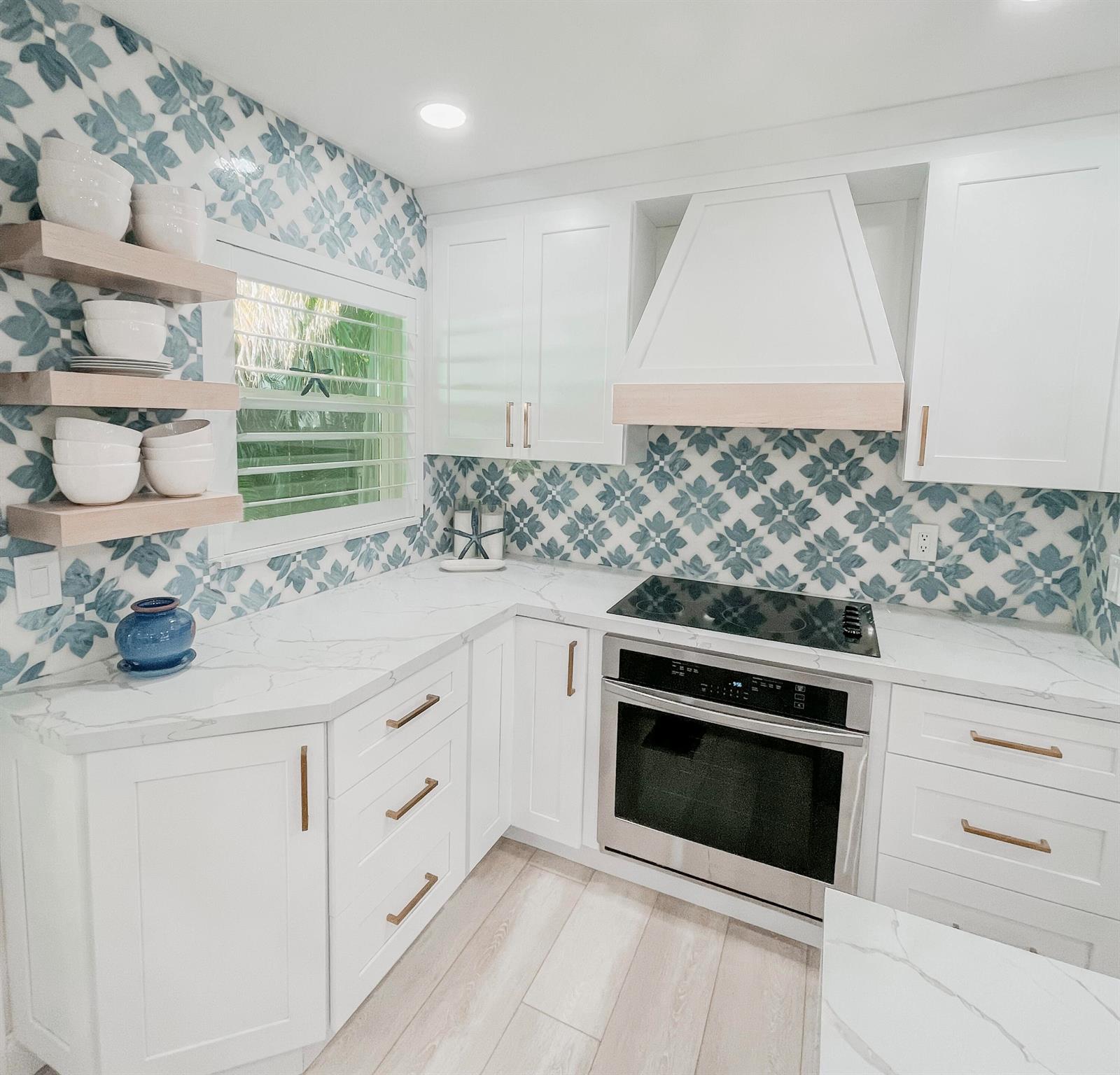 TROPICAL PARK - Residential Lease