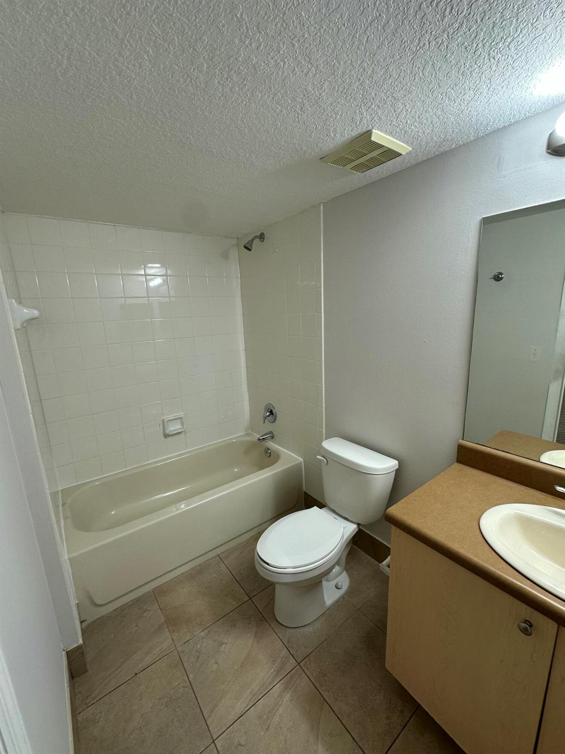 EMERALD ISLE AT LAGUNA LA - Residential