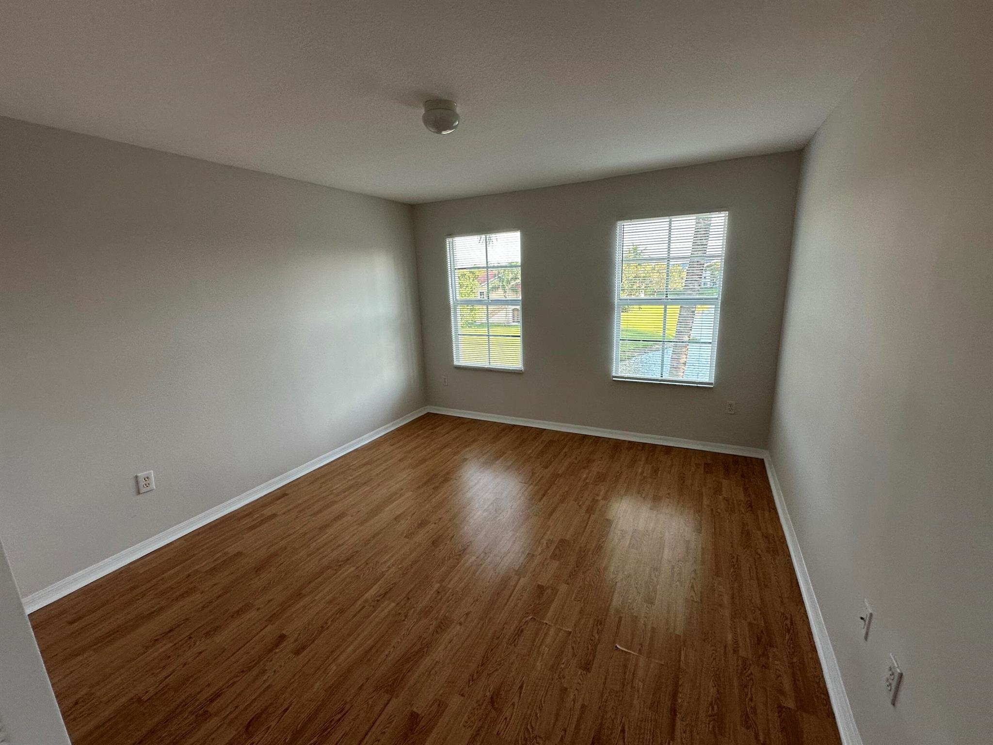 EMERALD ISLE AT LAGUNA LA - Residential