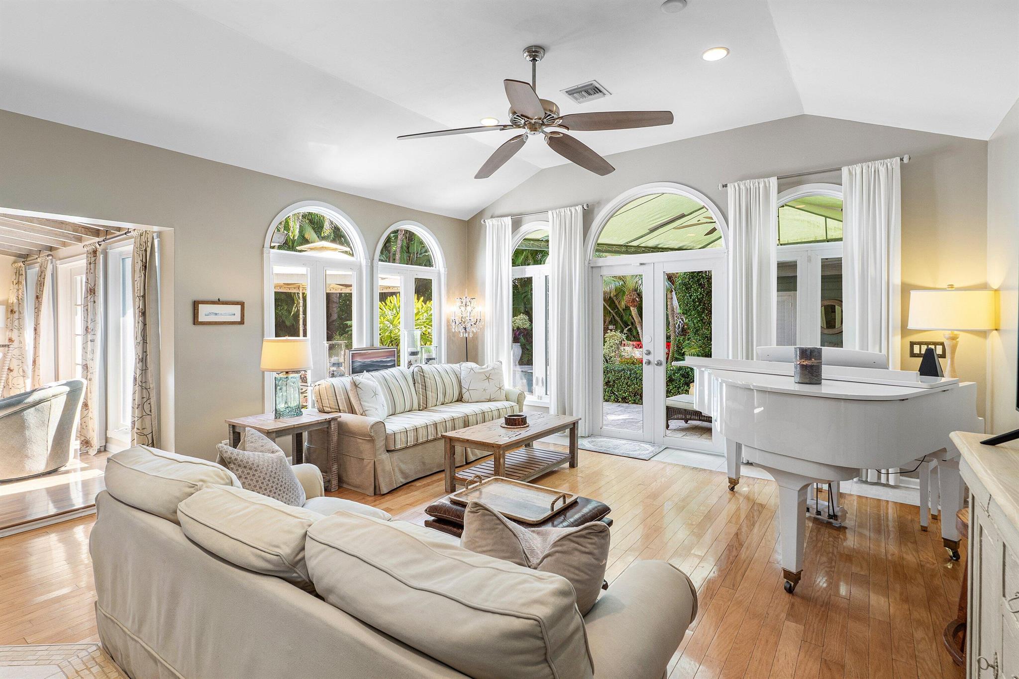 Palm Trail - Residential