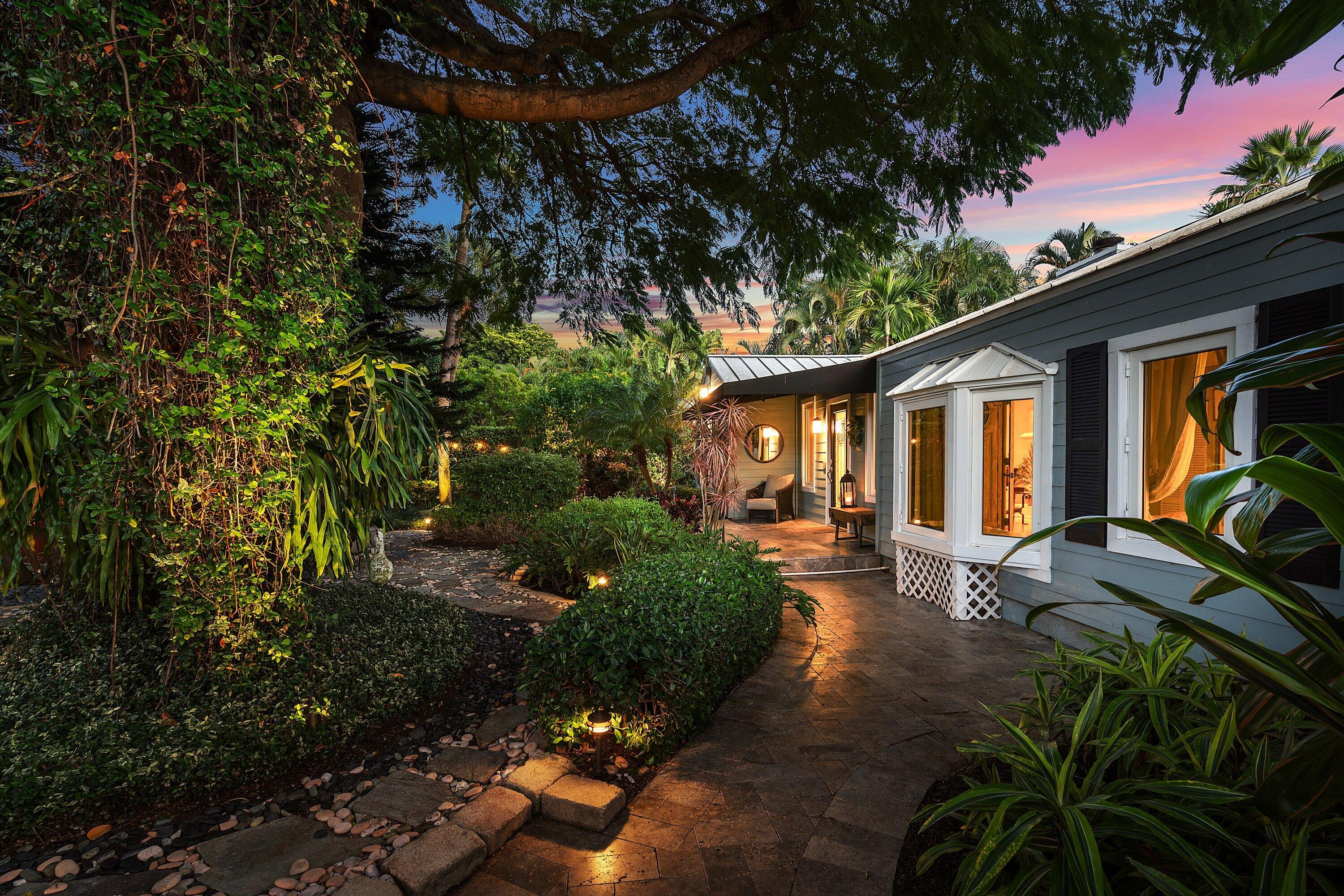 Palm Trail - Residential