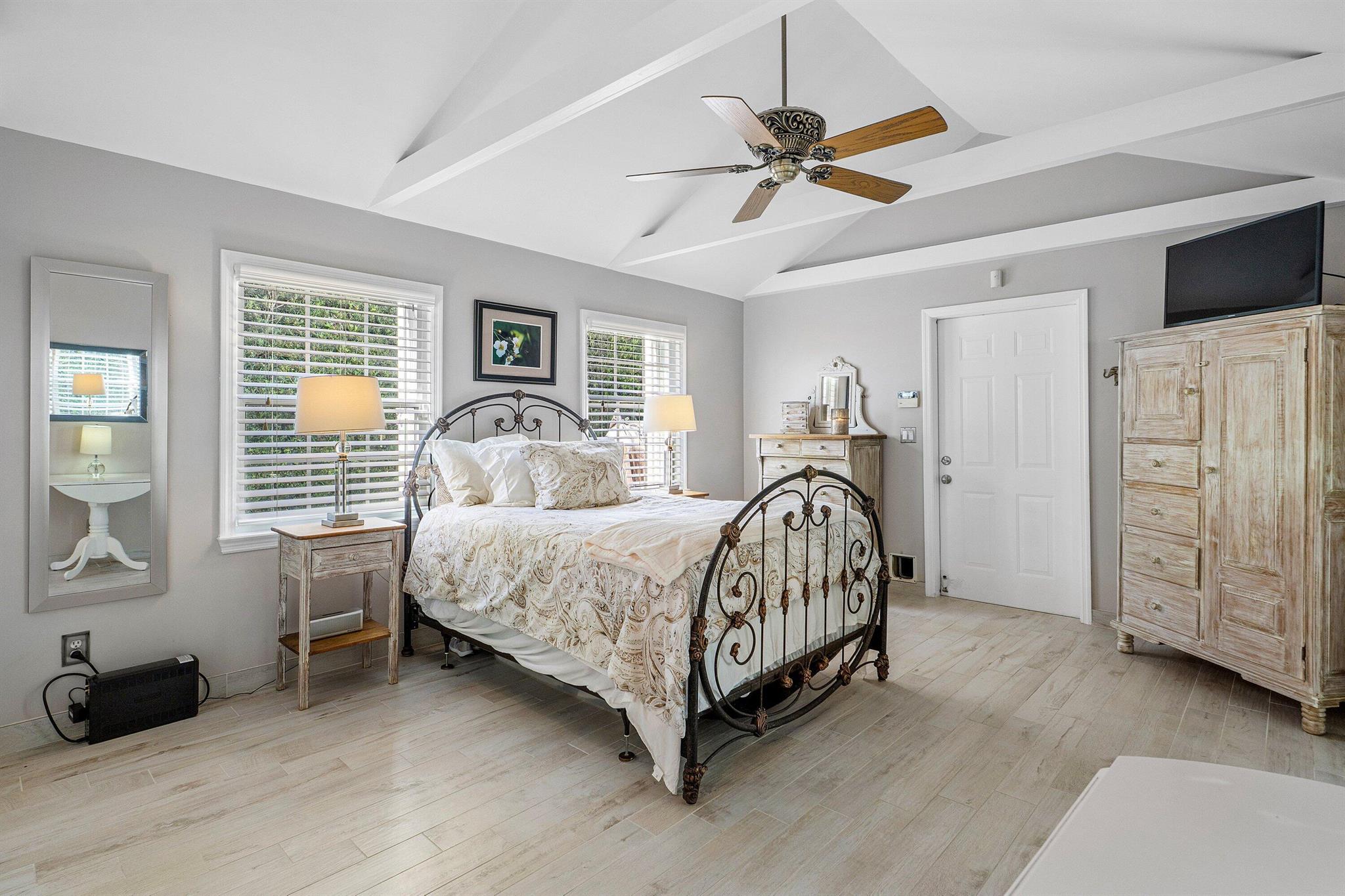 Palm Trail - Residential